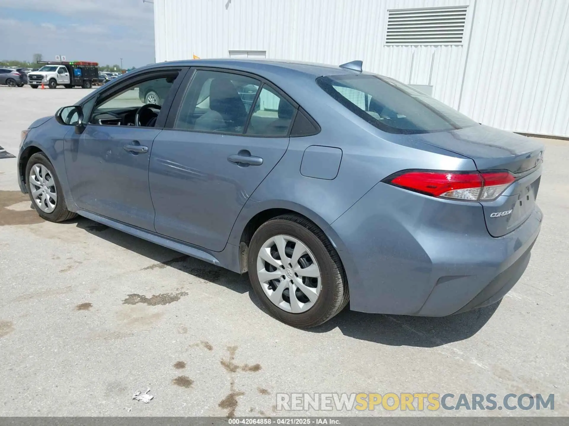3 Photograph of a damaged car 5YFEPMAE6NP348272 TOYOTA COROLLA 2022