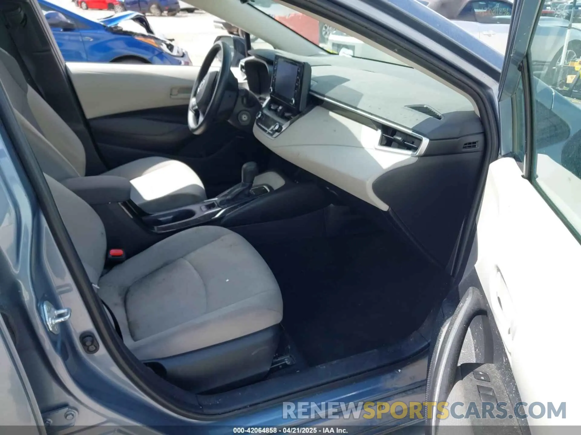 5 Photograph of a damaged car 5YFEPMAE6NP348272 TOYOTA COROLLA 2022