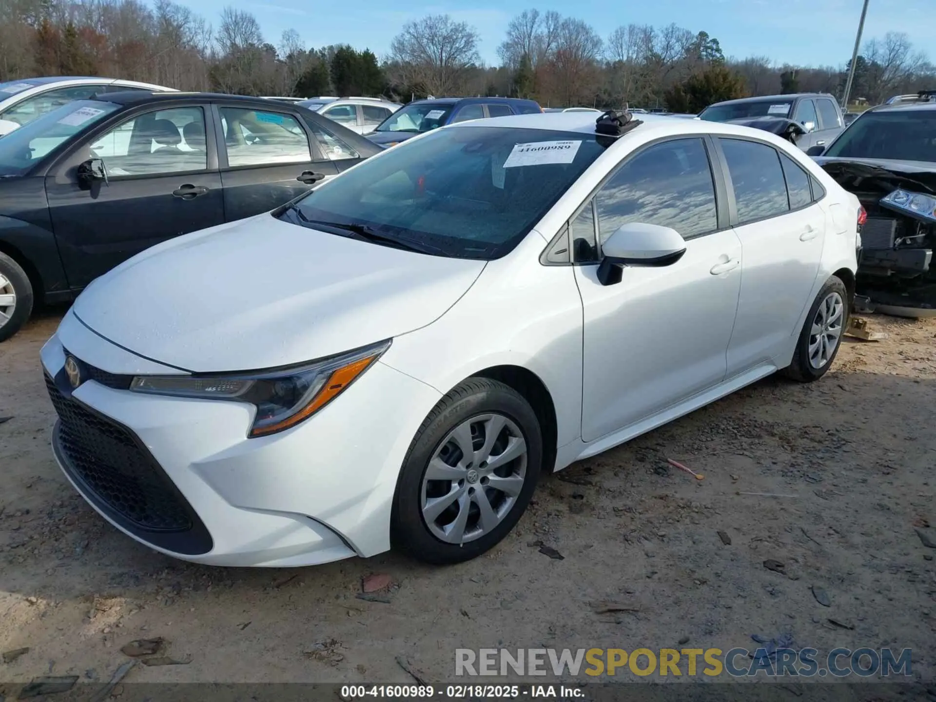2 Photograph of a damaged car 5YFEPMAE6NP366304 TOYOTA COROLLA 2022
