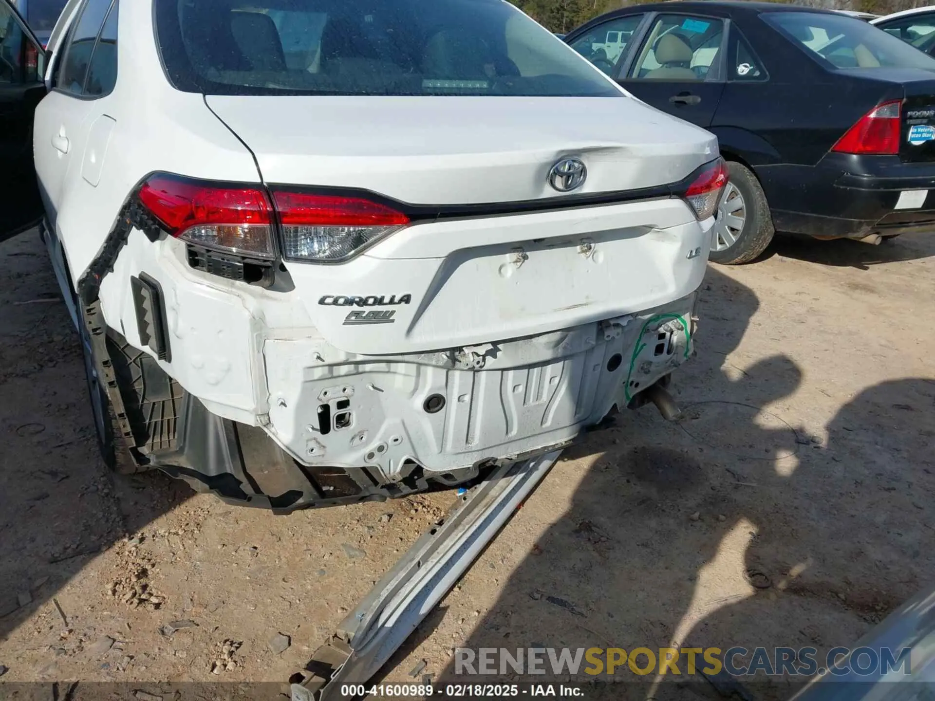 6 Photograph of a damaged car 5YFEPMAE6NP366304 TOYOTA COROLLA 2022