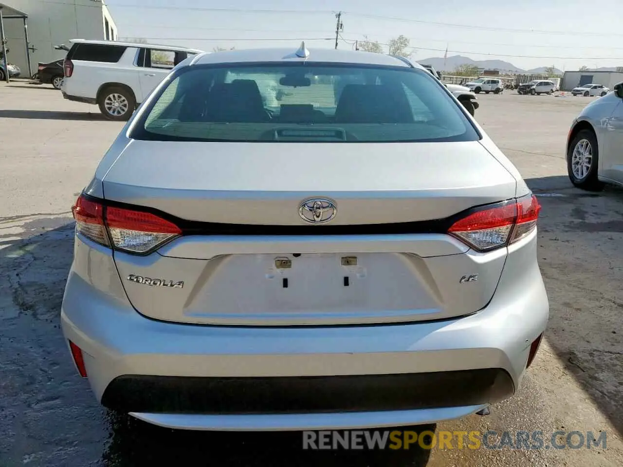 6 Photograph of a damaged car 5YFEPMAE6NP369252 TOYOTA COROLLA 2022