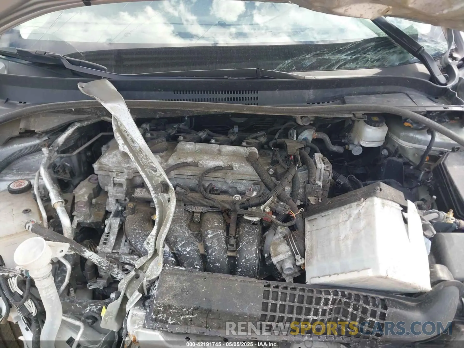 10 Photograph of a damaged car 5YFEPMAE6NP370739 TOYOTA COROLLA 2022