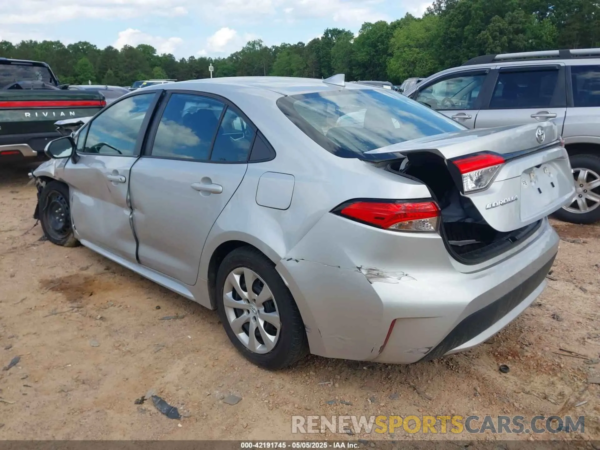 3 Photograph of a damaged car 5YFEPMAE6NP370739 TOYOTA COROLLA 2022