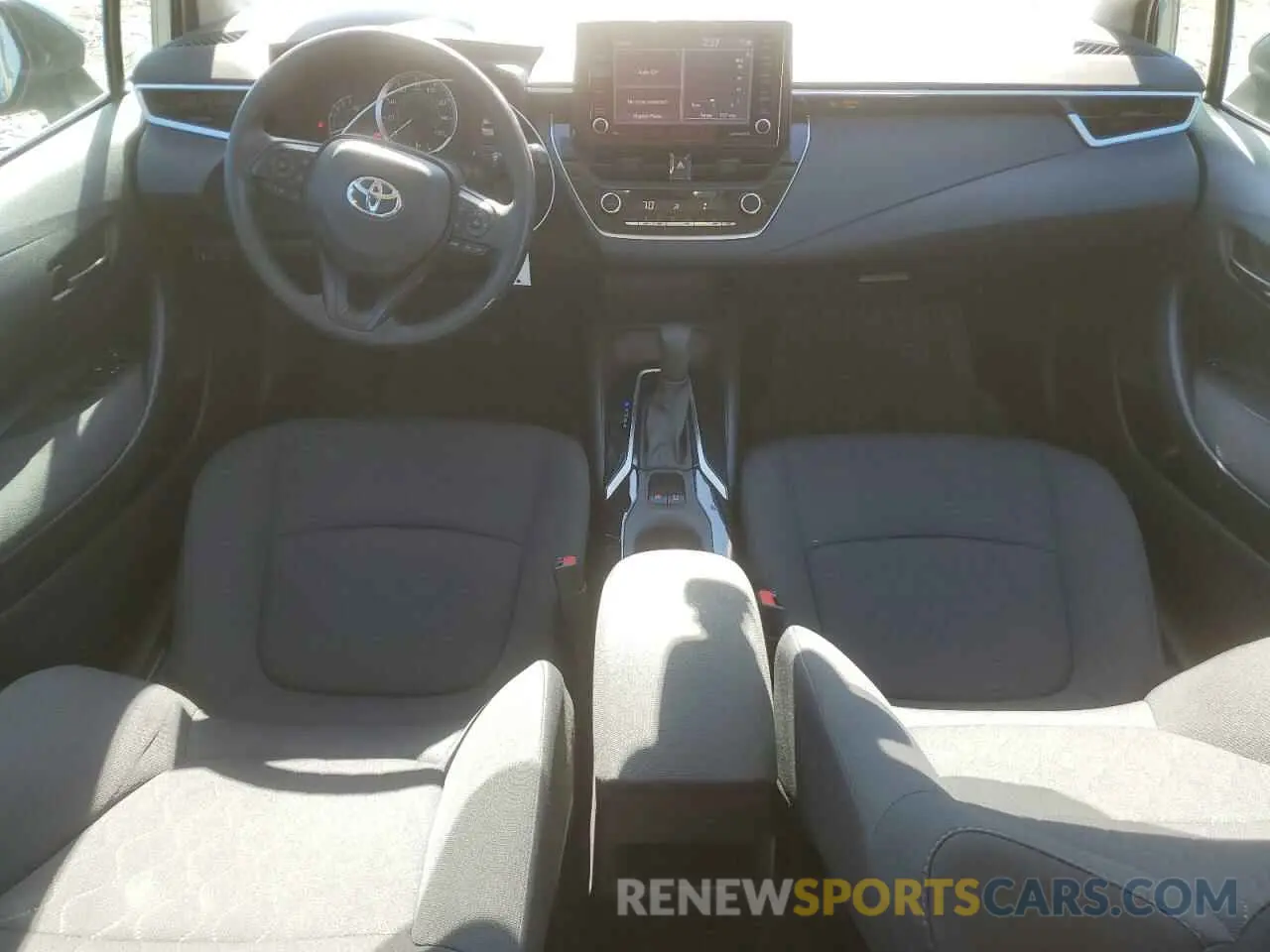 8 Photograph of a damaged car 5YFEPMAE6NP385791 TOYOTA COROLLA 2022