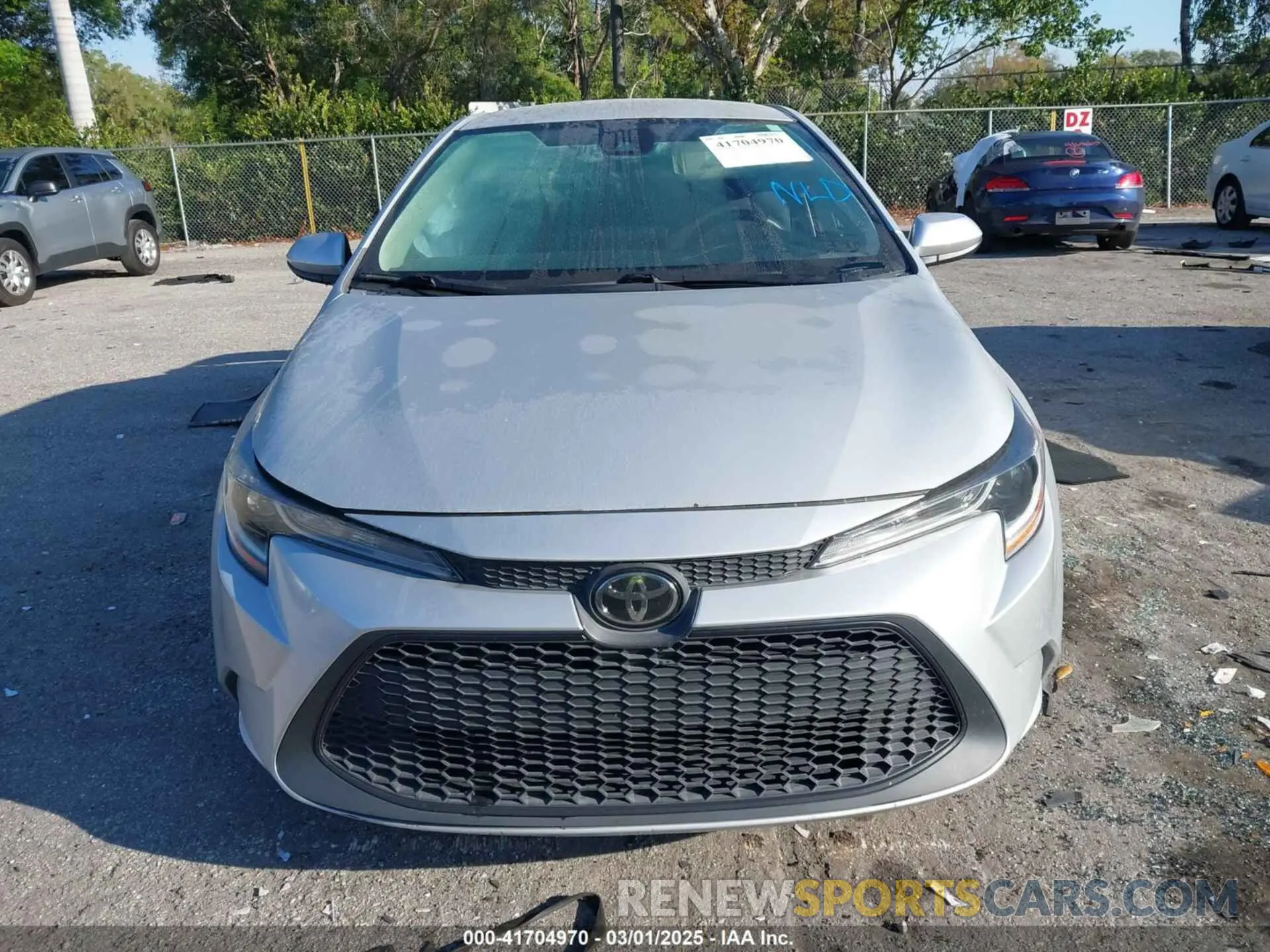 11 Photograph of a damaged car 5YFEPMAE7NP276286 TOYOTA COROLLA 2022