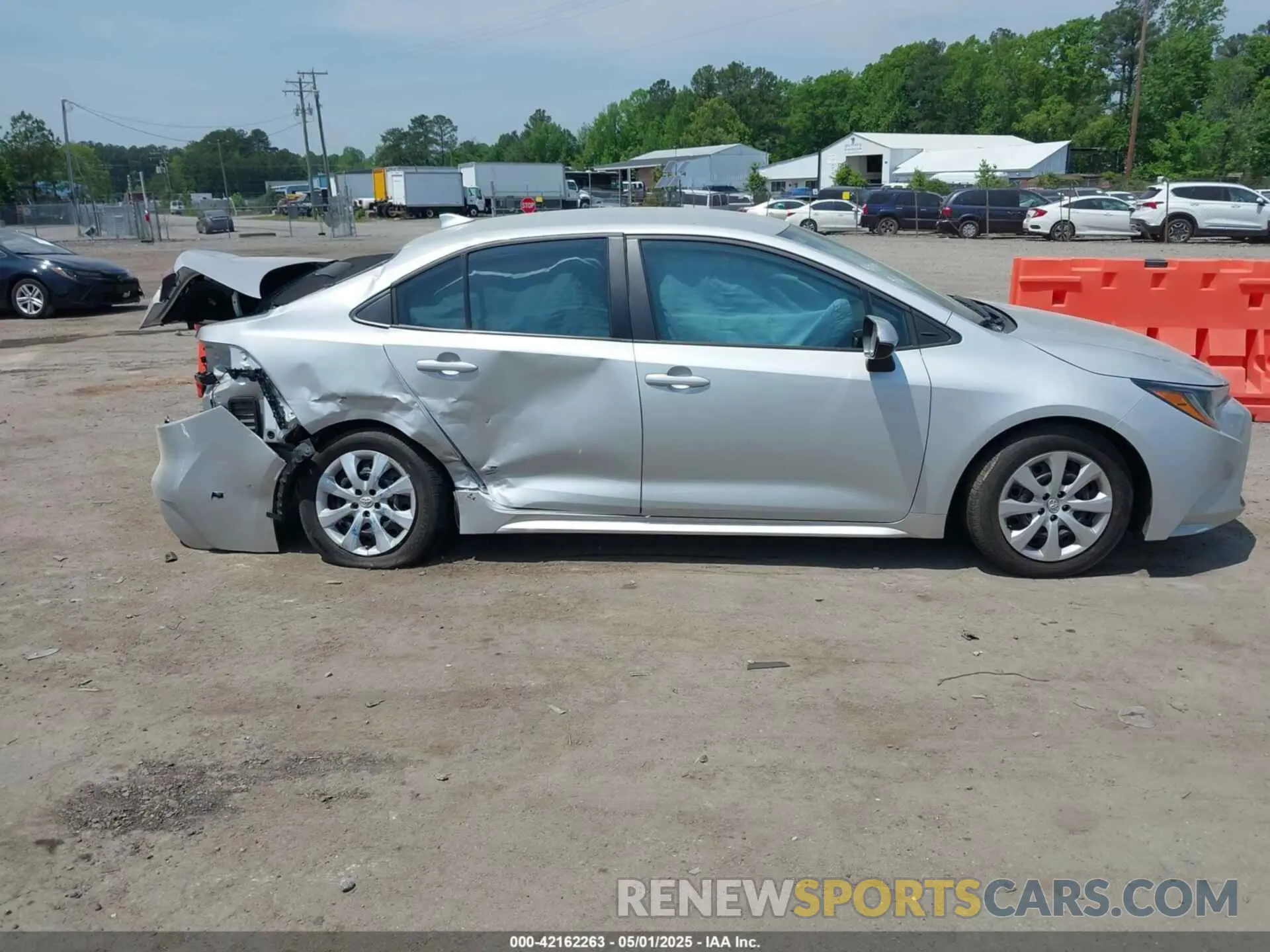 12 Photograph of a damaged car 5YFEPMAE7NP279625 TOYOTA COROLLA 2022