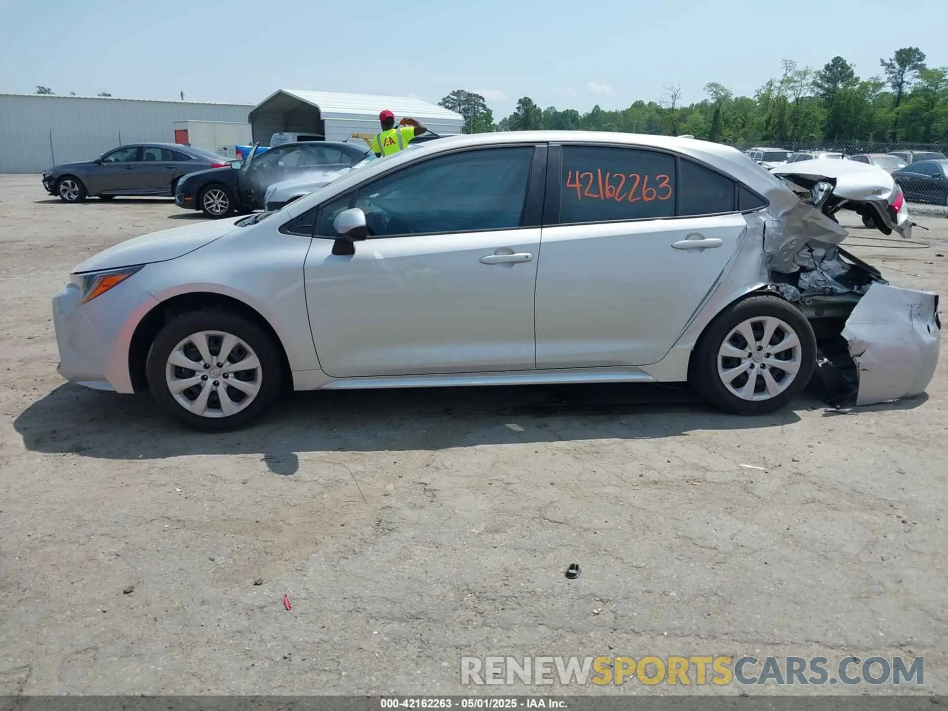13 Photograph of a damaged car 5YFEPMAE7NP279625 TOYOTA COROLLA 2022