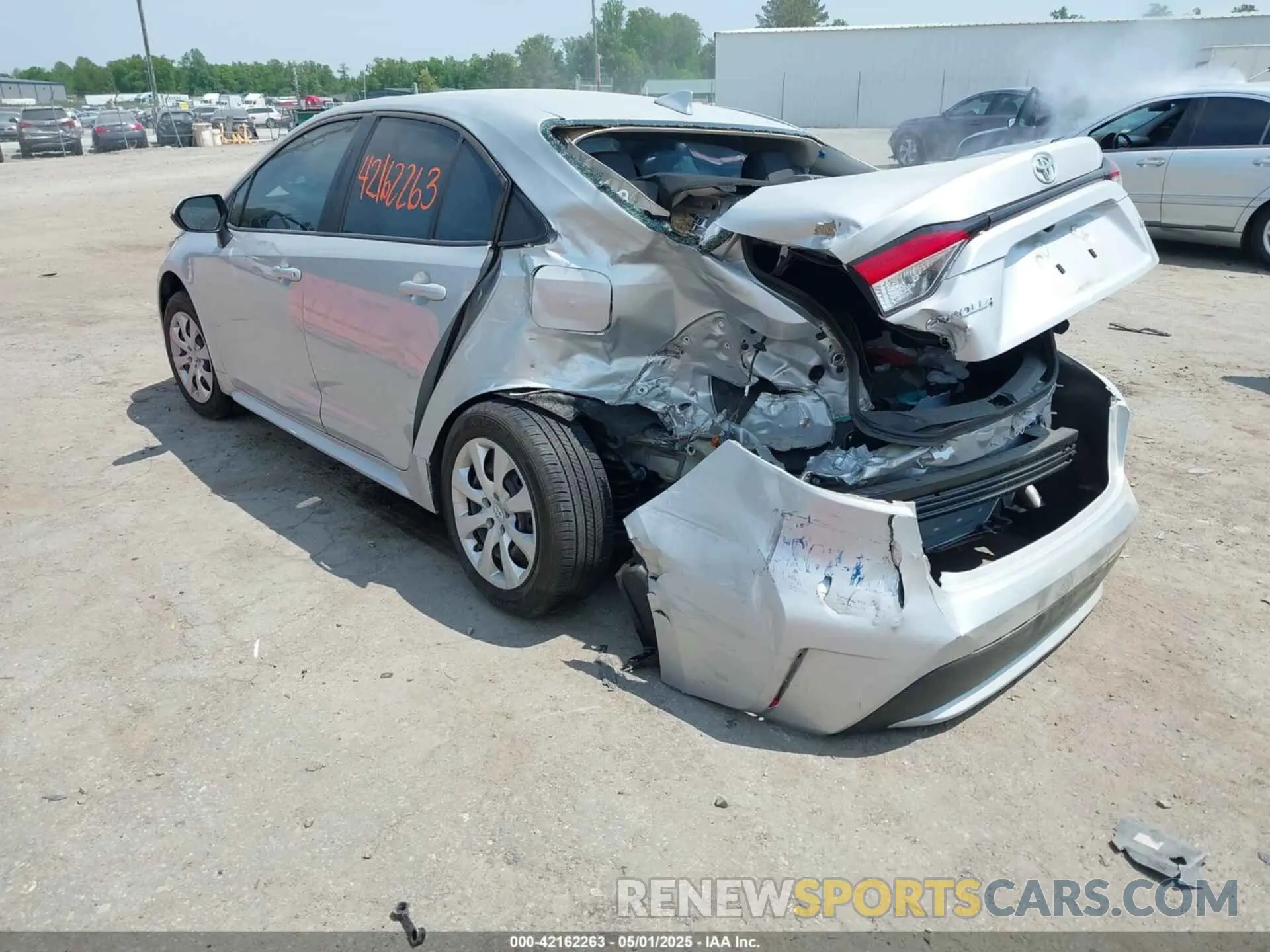 3 Photograph of a damaged car 5YFEPMAE7NP279625 TOYOTA COROLLA 2022