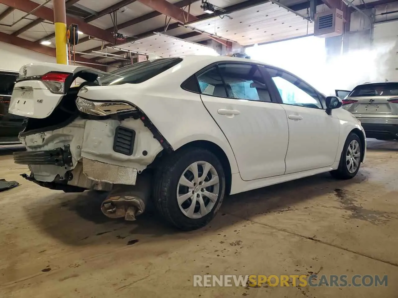 3 Photograph of a damaged car 5YFEPMAE7NP285649 TOYOTA COROLLA 2022