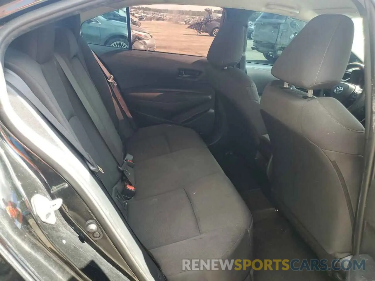 10 Photograph of a damaged car 5YFEPMAE7NP290009 TOYOTA COROLLA 2022