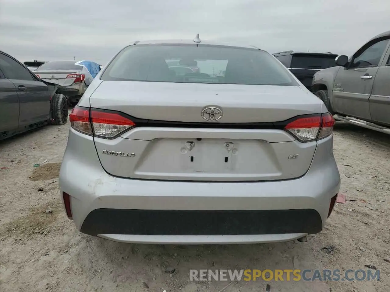 6 Photograph of a damaged car 5YFEPMAE7NP290379 TOYOTA COROLLA 2022