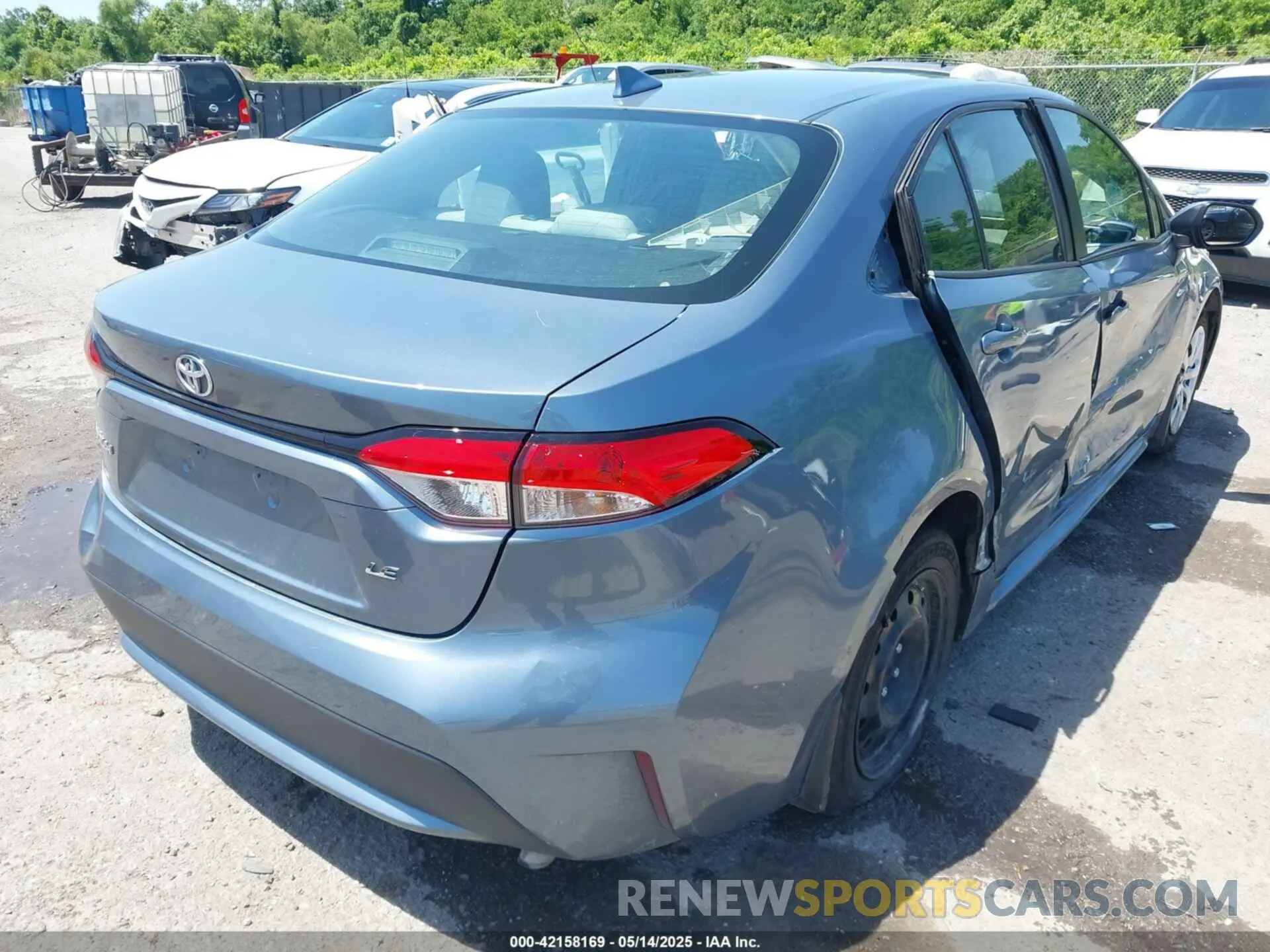 4 Photograph of a damaged car 5YFEPMAE7NP298207 TOYOTA COROLLA 2022