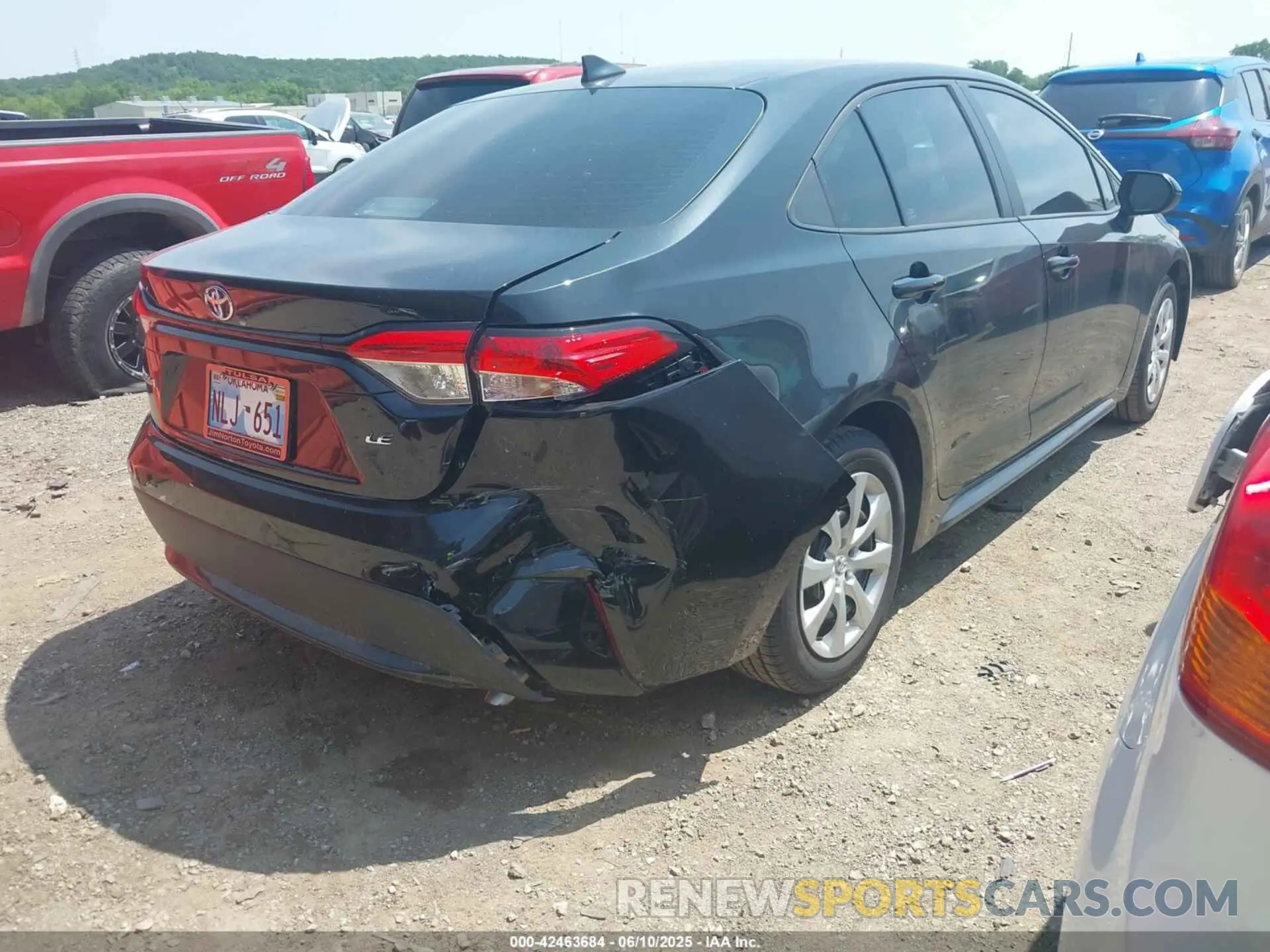 4 Photograph of a damaged car 5YFEPMAE7NP336079 TOYOTA COROLLA 2022