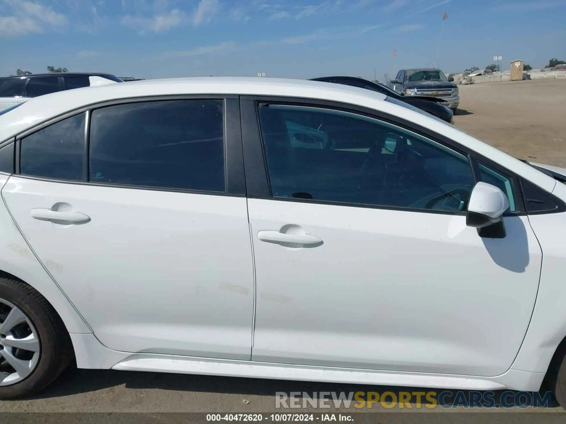 13 Photograph of a damaged car 5YFEPMAE7NP354324 TOYOTA COROLLA 2022