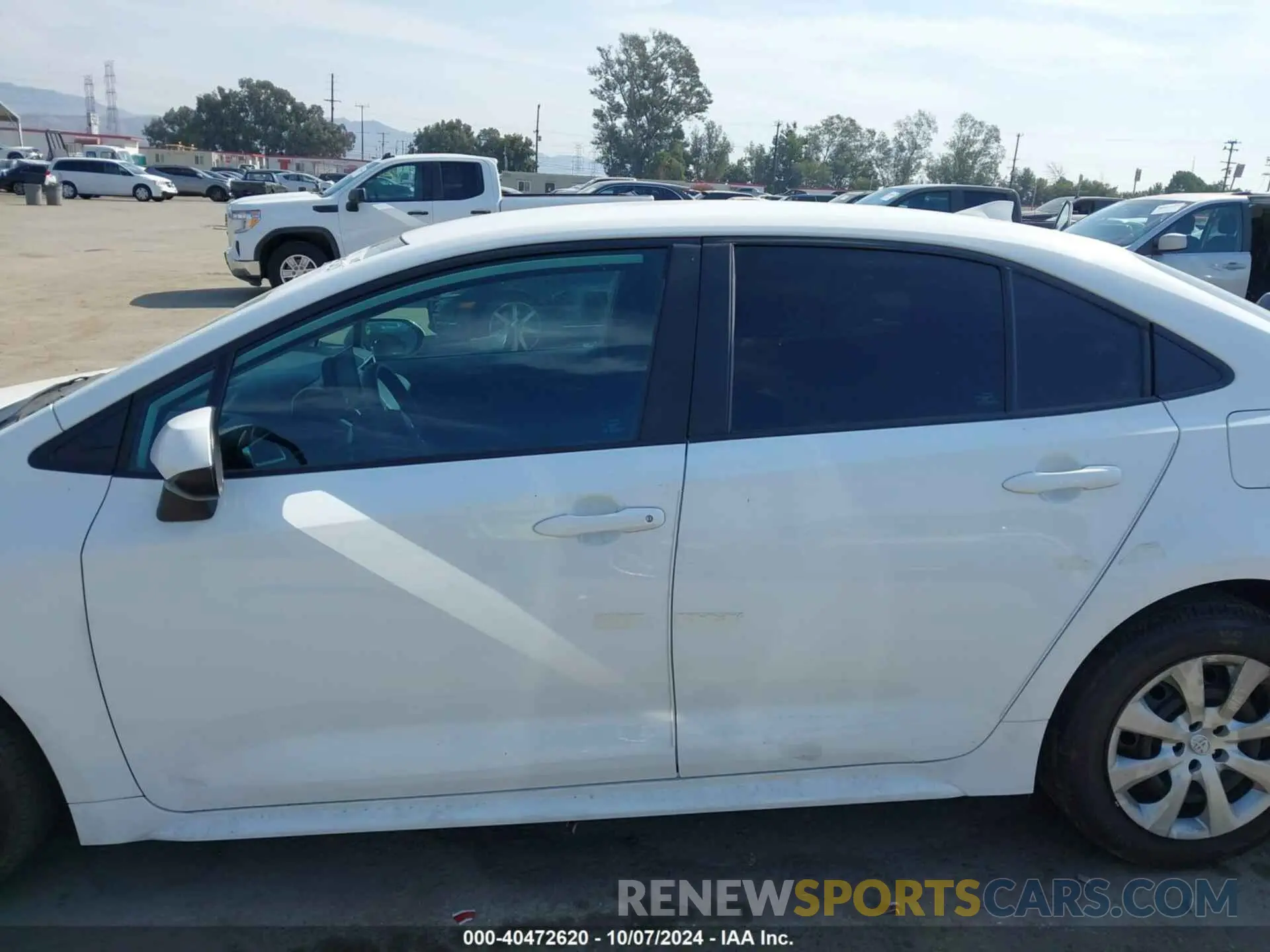 14 Photograph of a damaged car 5YFEPMAE7NP354324 TOYOTA COROLLA 2022
