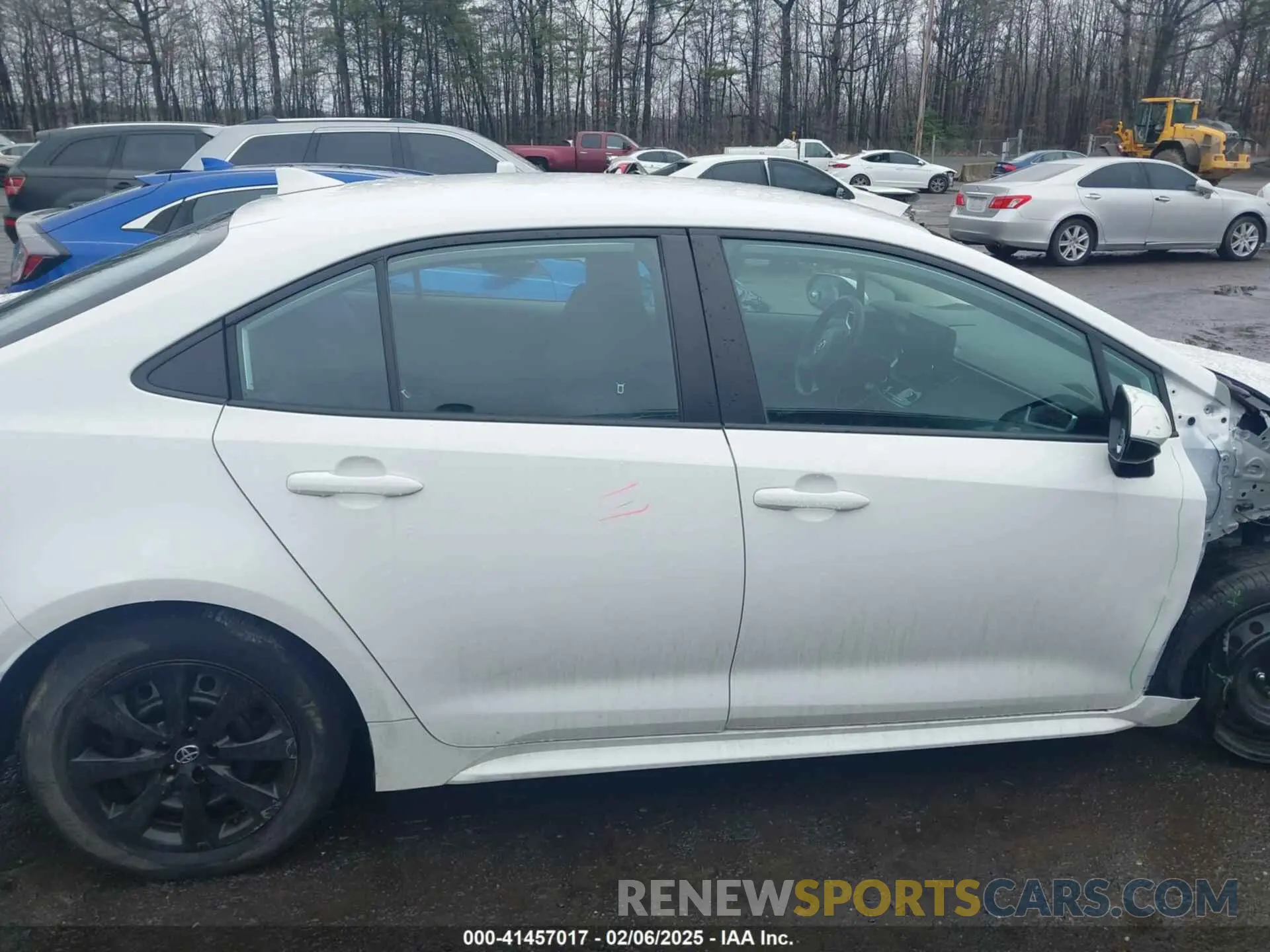 13 Photograph of a damaged car 5YFEPMAE7NP362035 TOYOTA COROLLA 2022