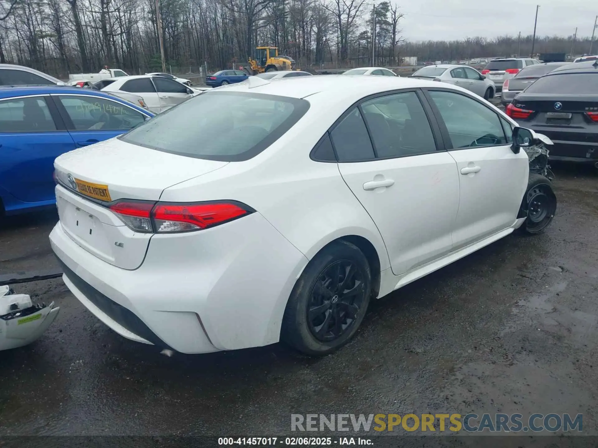 4 Photograph of a damaged car 5YFEPMAE7NP362035 TOYOTA COROLLA 2022