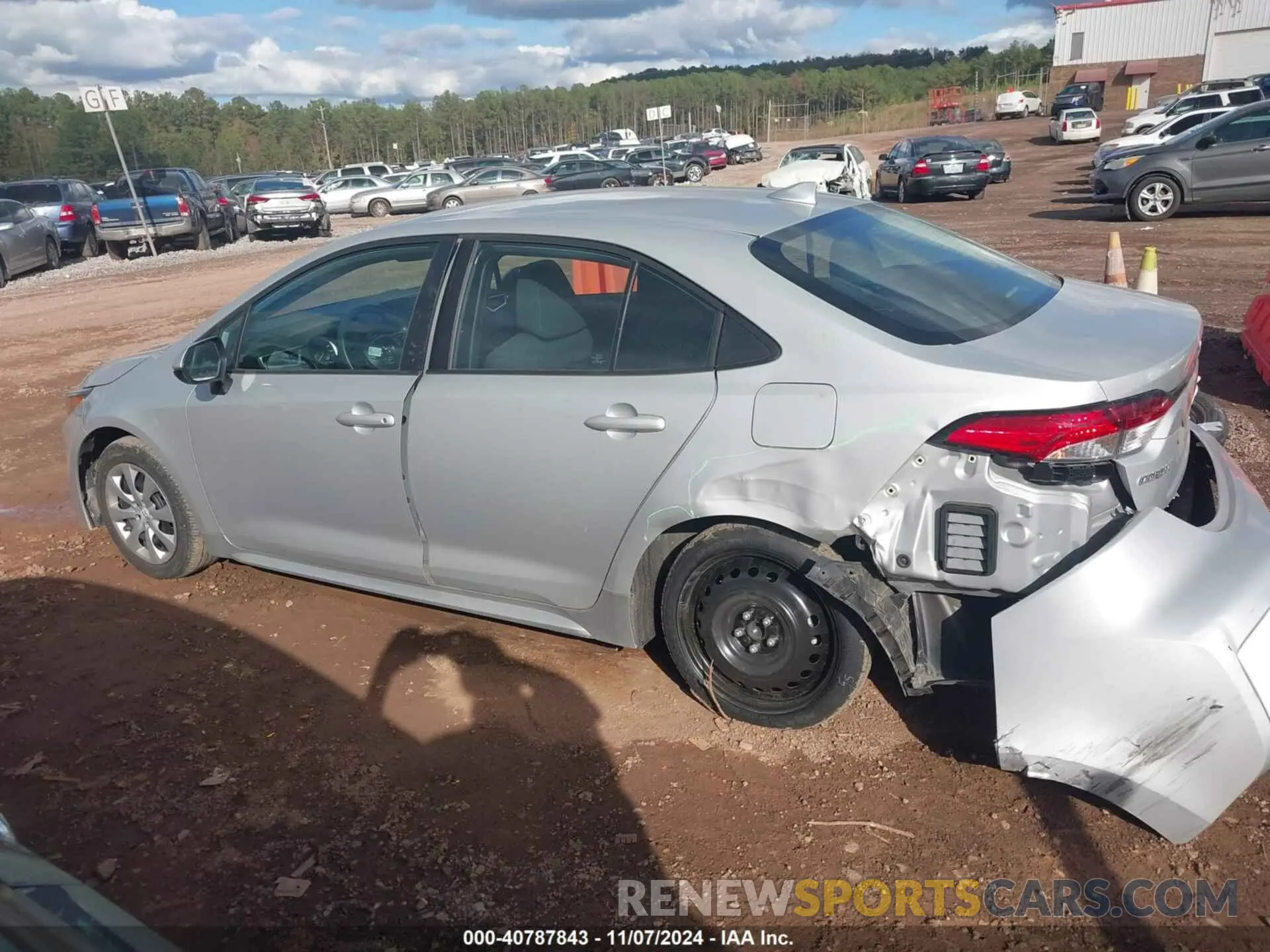 14 Photograph of a damaged car 5YFEPMAE7NP380020 TOYOTA COROLLA 2022