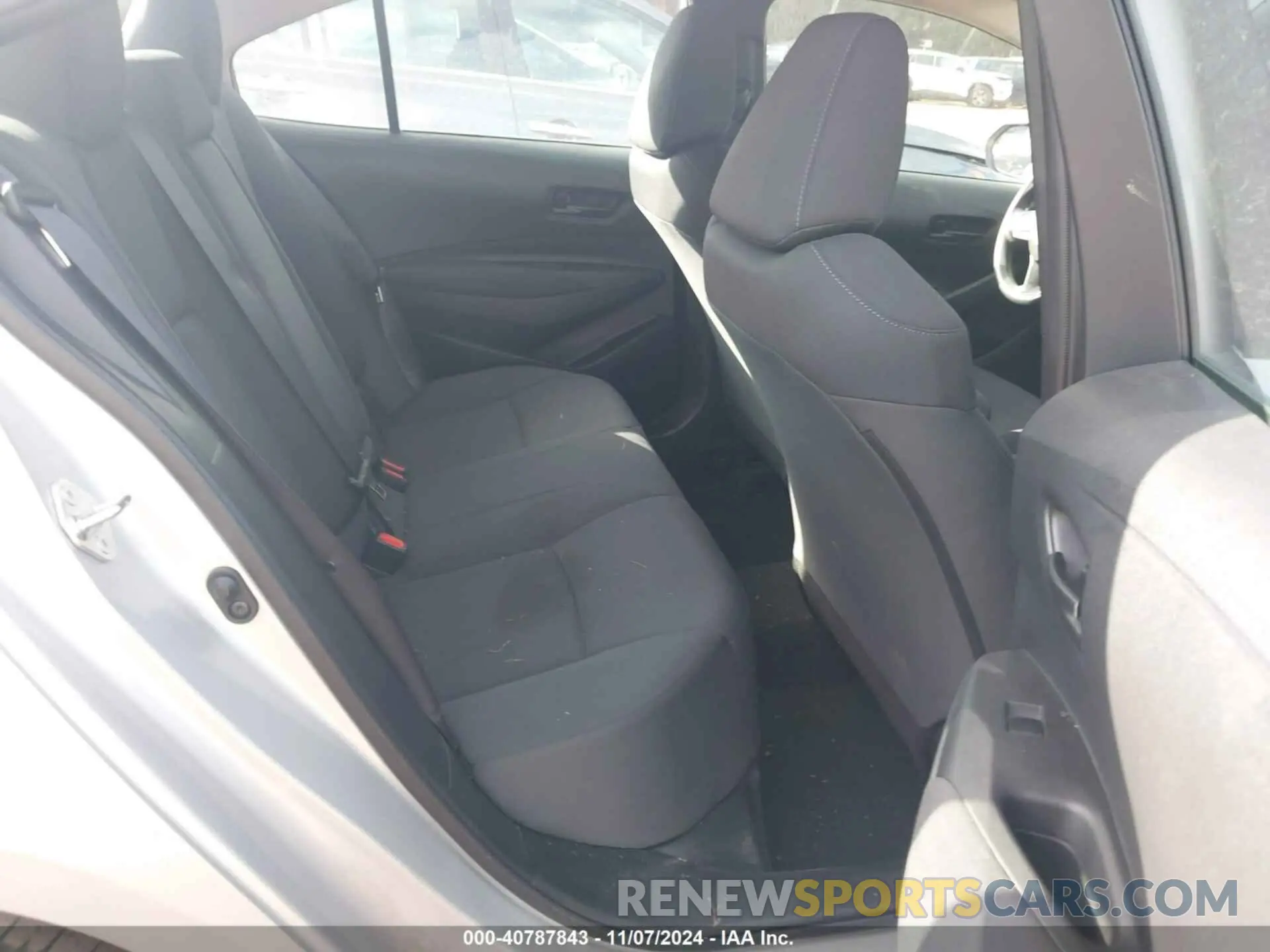 8 Photograph of a damaged car 5YFEPMAE7NP380020 TOYOTA COROLLA 2022