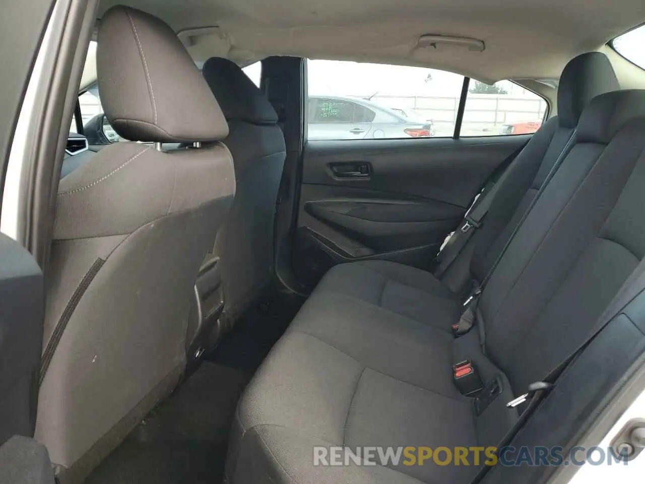 10 Photograph of a damaged car 5YFEPMAE7NP384200 TOYOTA COROLLA 2022