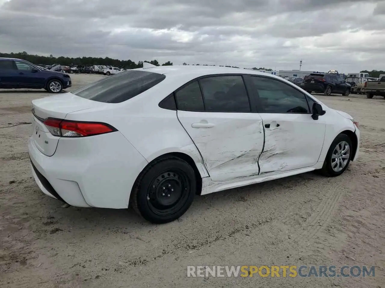 3 Photograph of a damaged car 5YFEPMAE7NP384200 TOYOTA COROLLA 2022