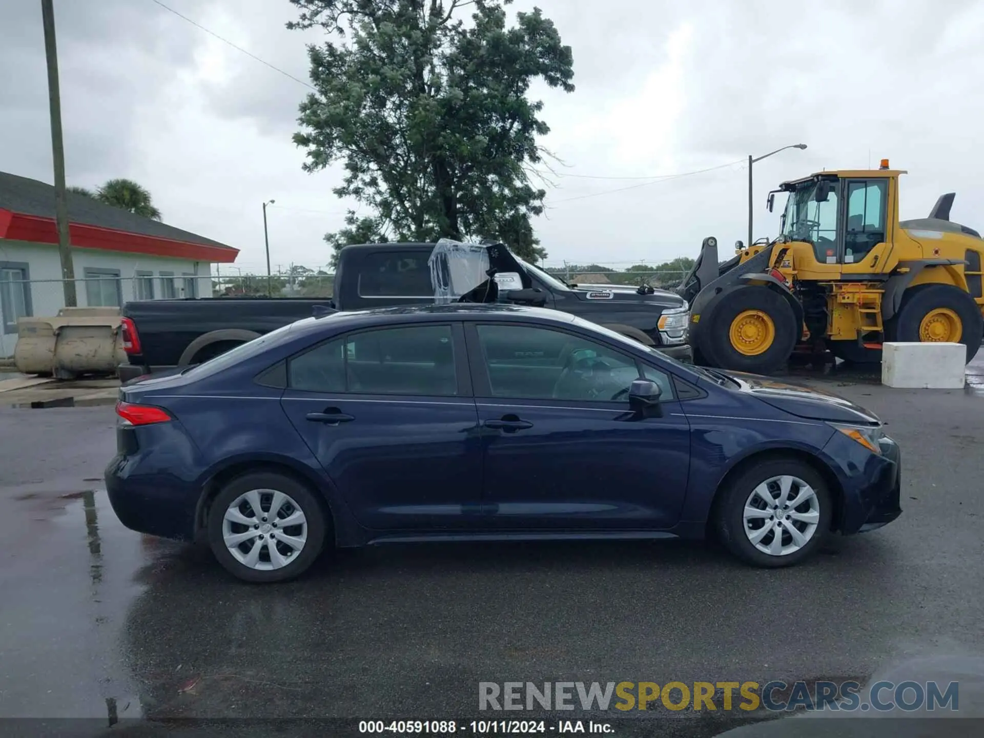 13 Photograph of a damaged car 5YFEPMAE7NP385654 TOYOTA COROLLA 2022