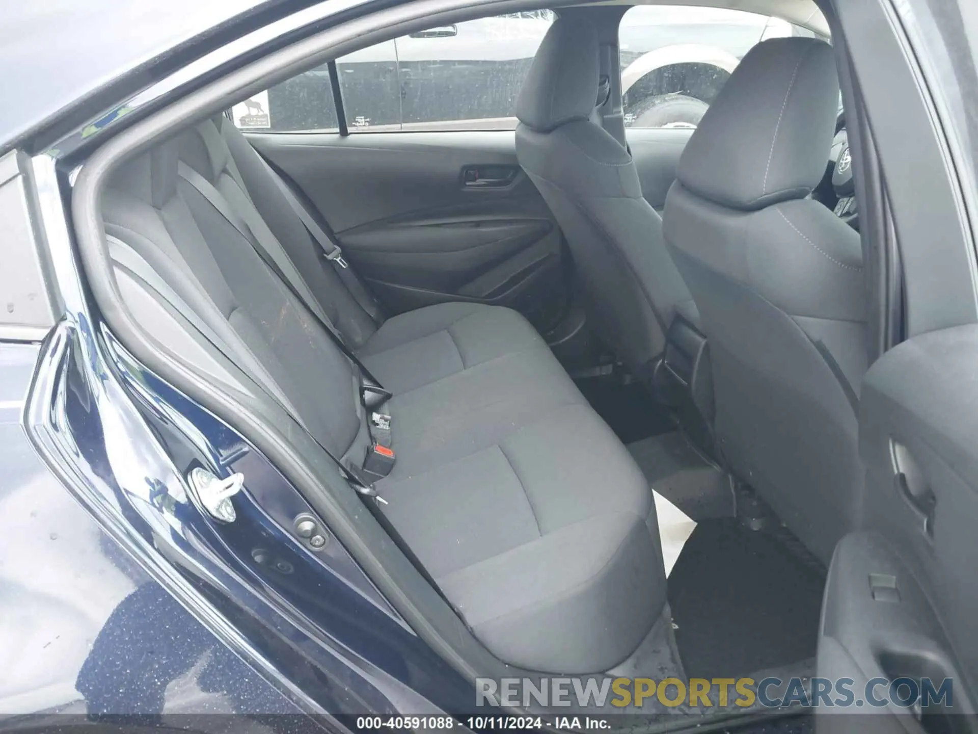 8 Photograph of a damaged car 5YFEPMAE7NP385654 TOYOTA COROLLA 2022