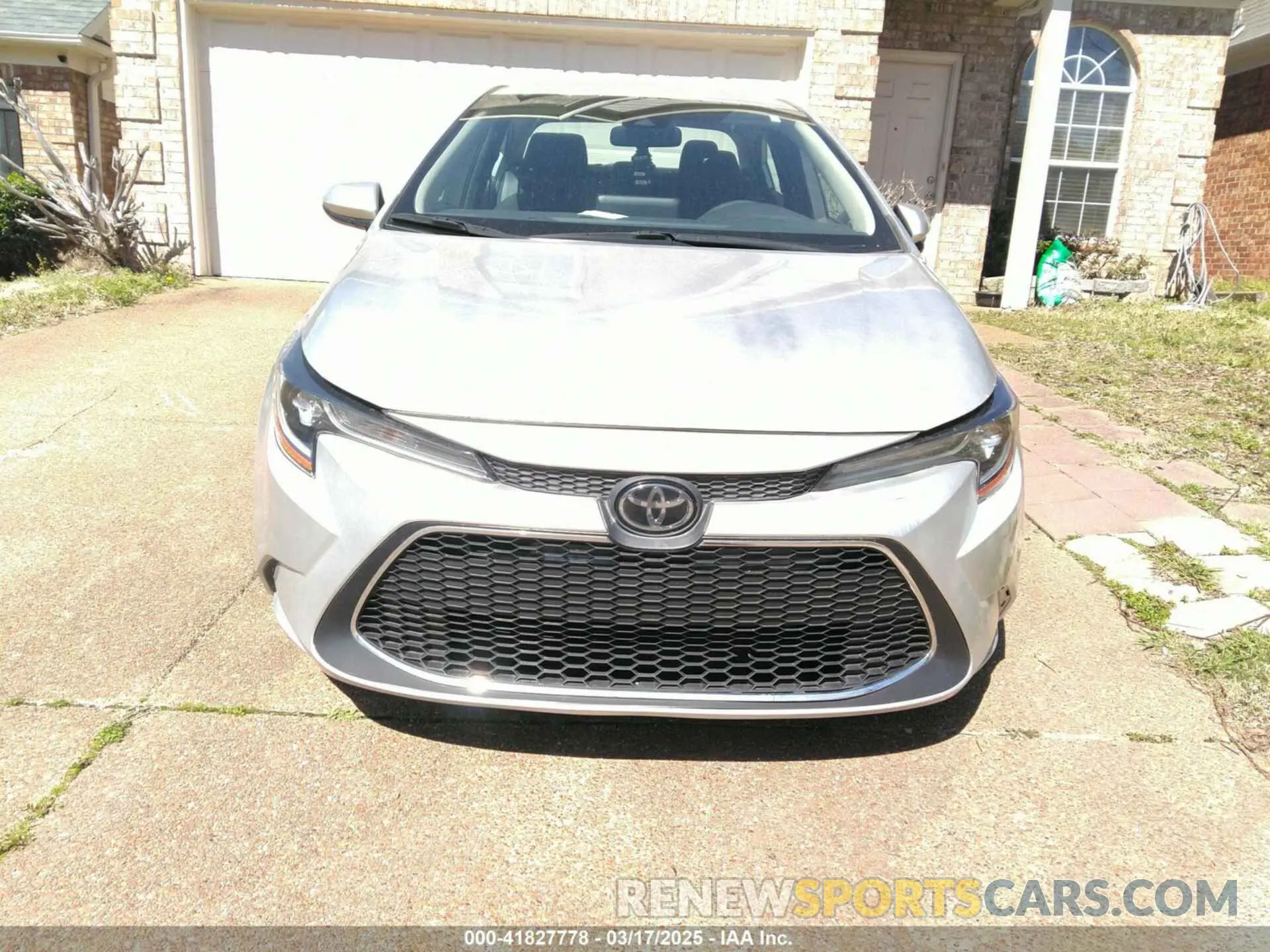 12 Photograph of a damaged car 5YFEPMAE8NP273025 TOYOTA COROLLA 2022