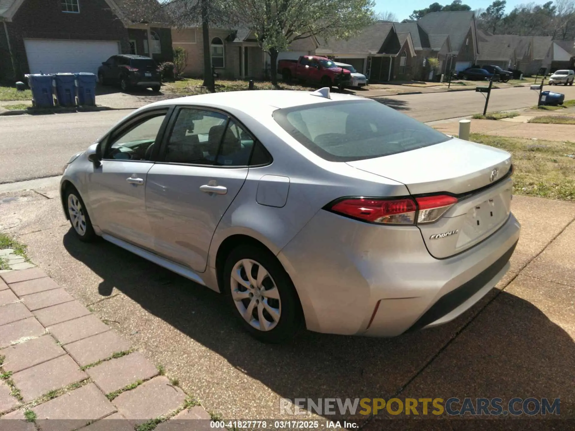 3 Photograph of a damaged car 5YFEPMAE8NP273025 TOYOTA COROLLA 2022