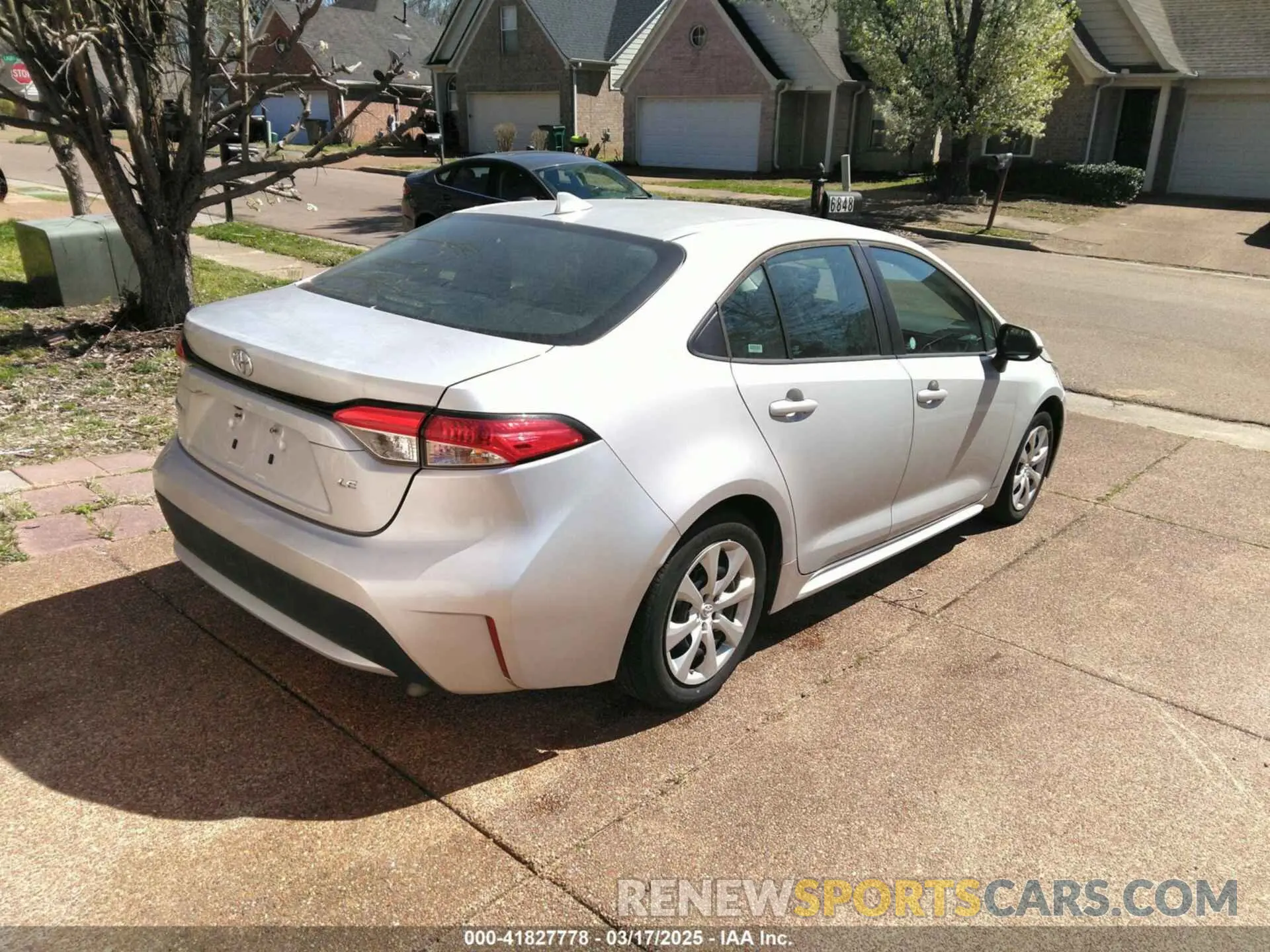 4 Photograph of a damaged car 5YFEPMAE8NP273025 TOYOTA COROLLA 2022