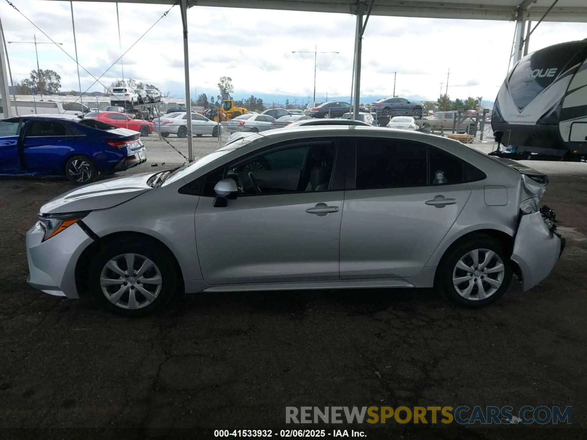 14 Photograph of a damaged car 5YFEPMAE8NP309246 TOYOTA COROLLA 2022