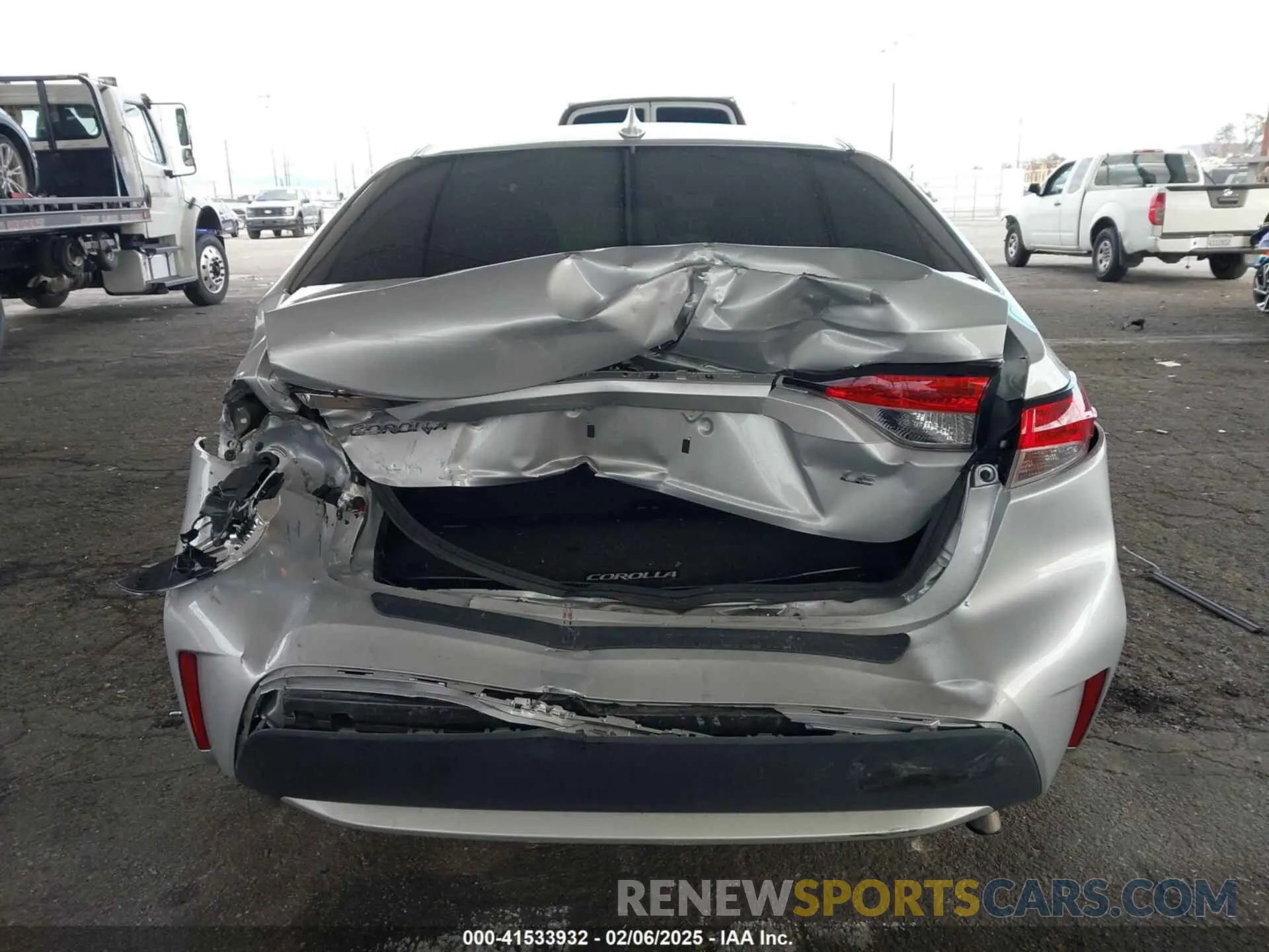 16 Photograph of a damaged car 5YFEPMAE8NP309246 TOYOTA COROLLA 2022