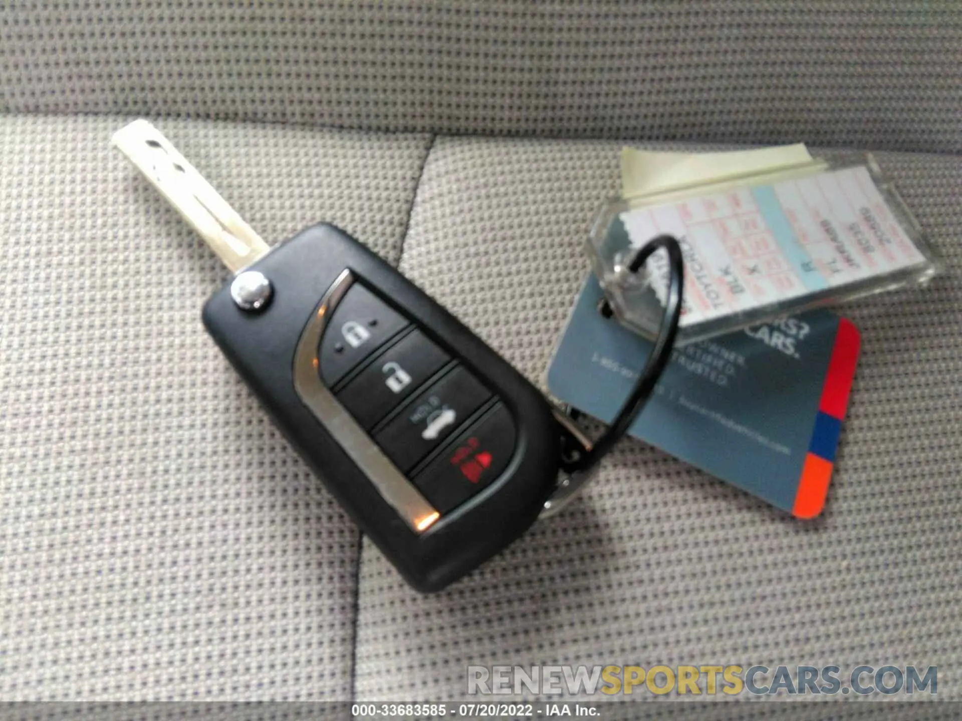11 Photograph of a damaged car 5YFEPMAE8NP316570 TOYOTA COROLLA 2022