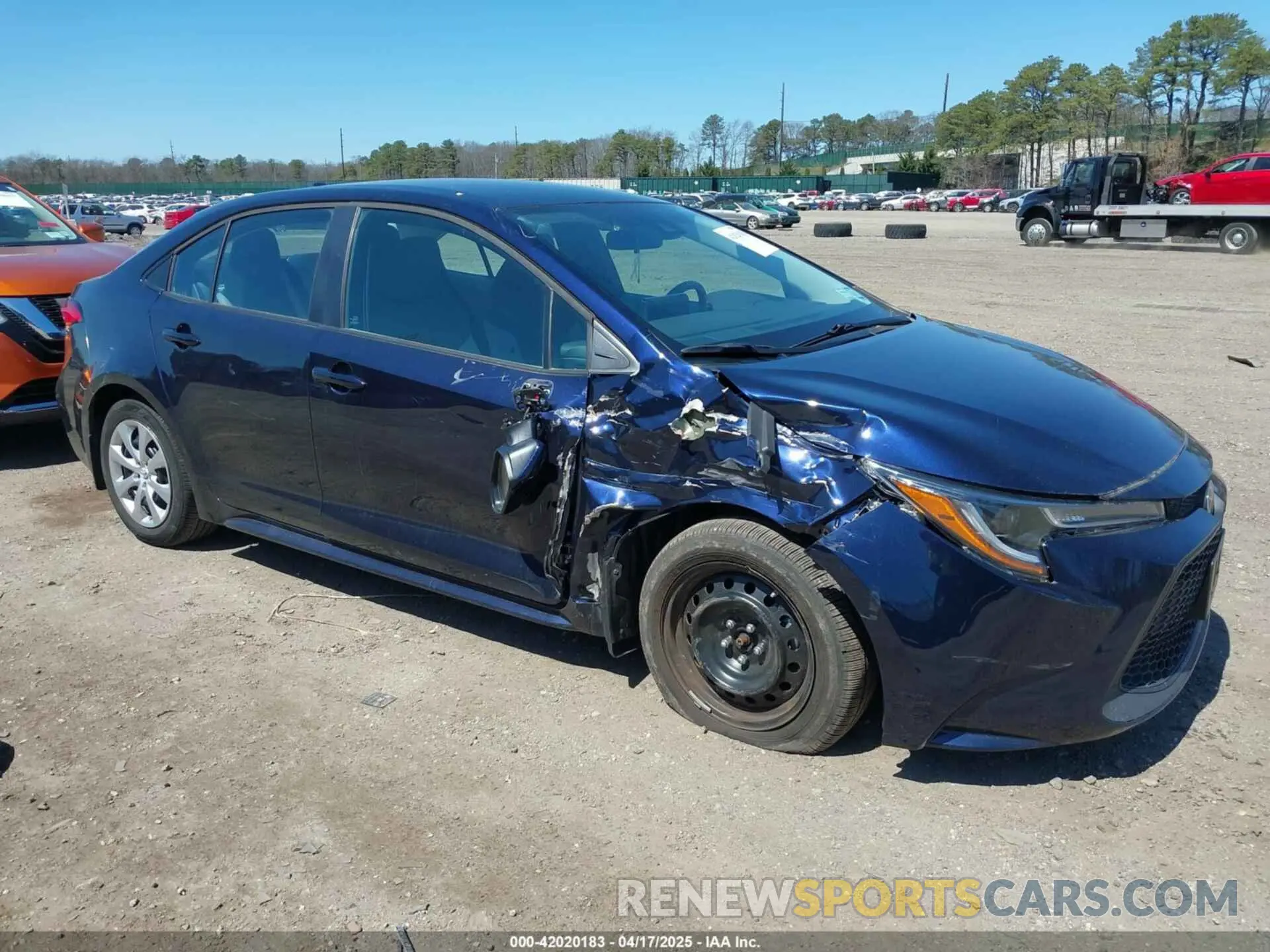 1 Photograph of a damaged car 5YFEPMAE8NP320053 TOYOTA COROLLA 2022