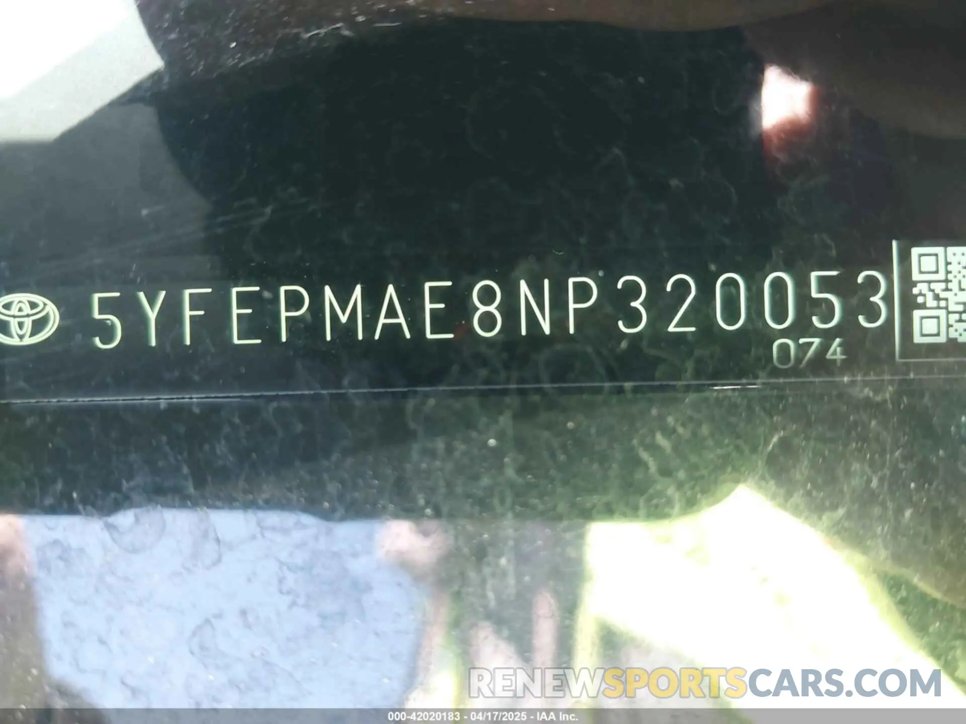 17 Photograph of a damaged car 5YFEPMAE8NP320053 TOYOTA COROLLA 2022