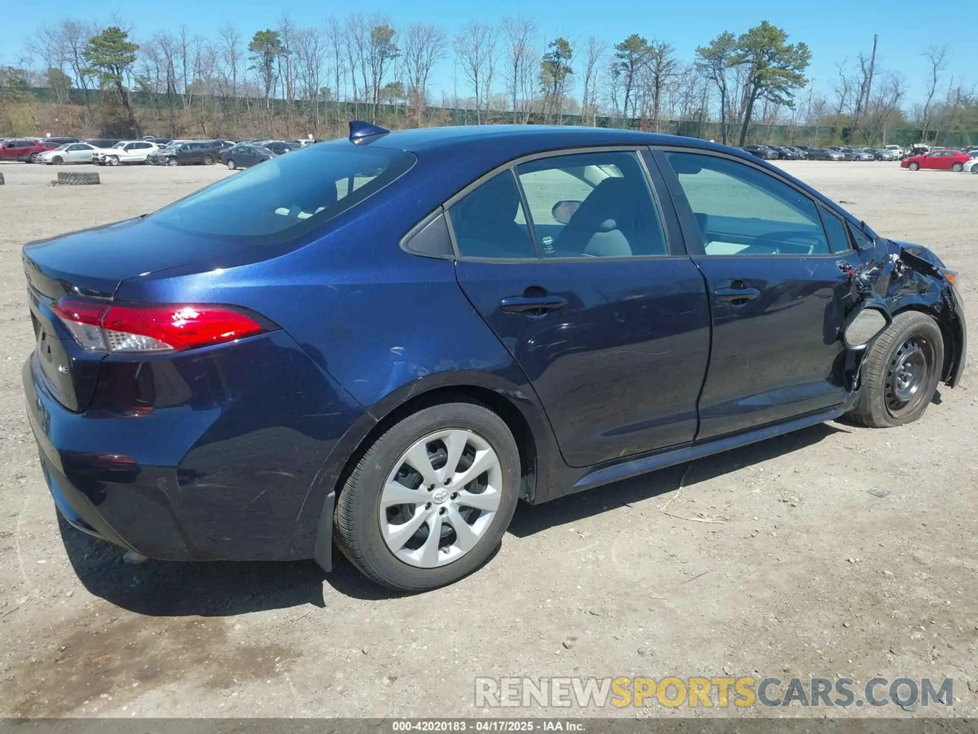 4 Photograph of a damaged car 5YFEPMAE8NP320053 TOYOTA COROLLA 2022
