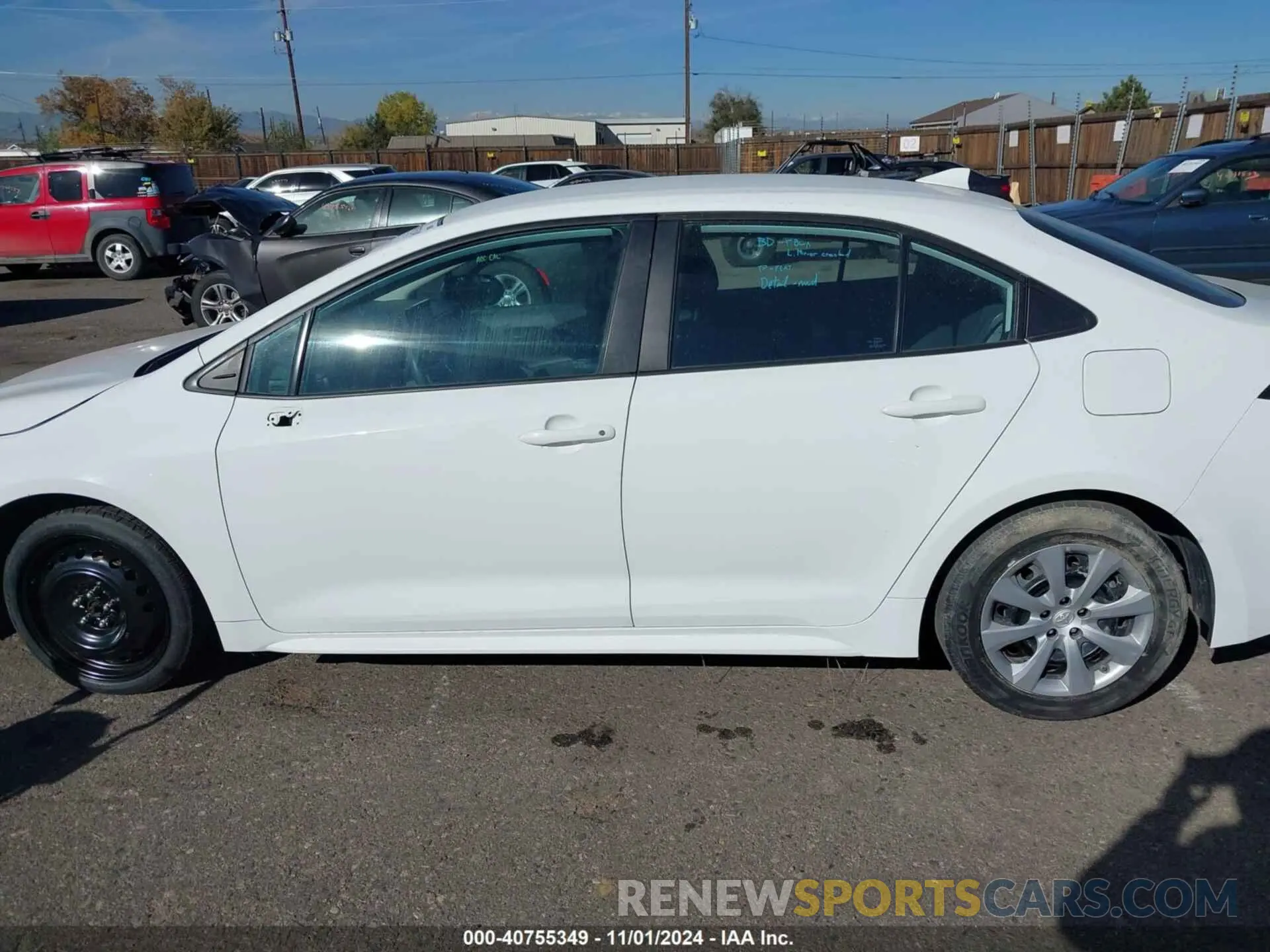 15 Photograph of a damaged car 5YFEPMAE8NP325401 TOYOTA COROLLA 2022