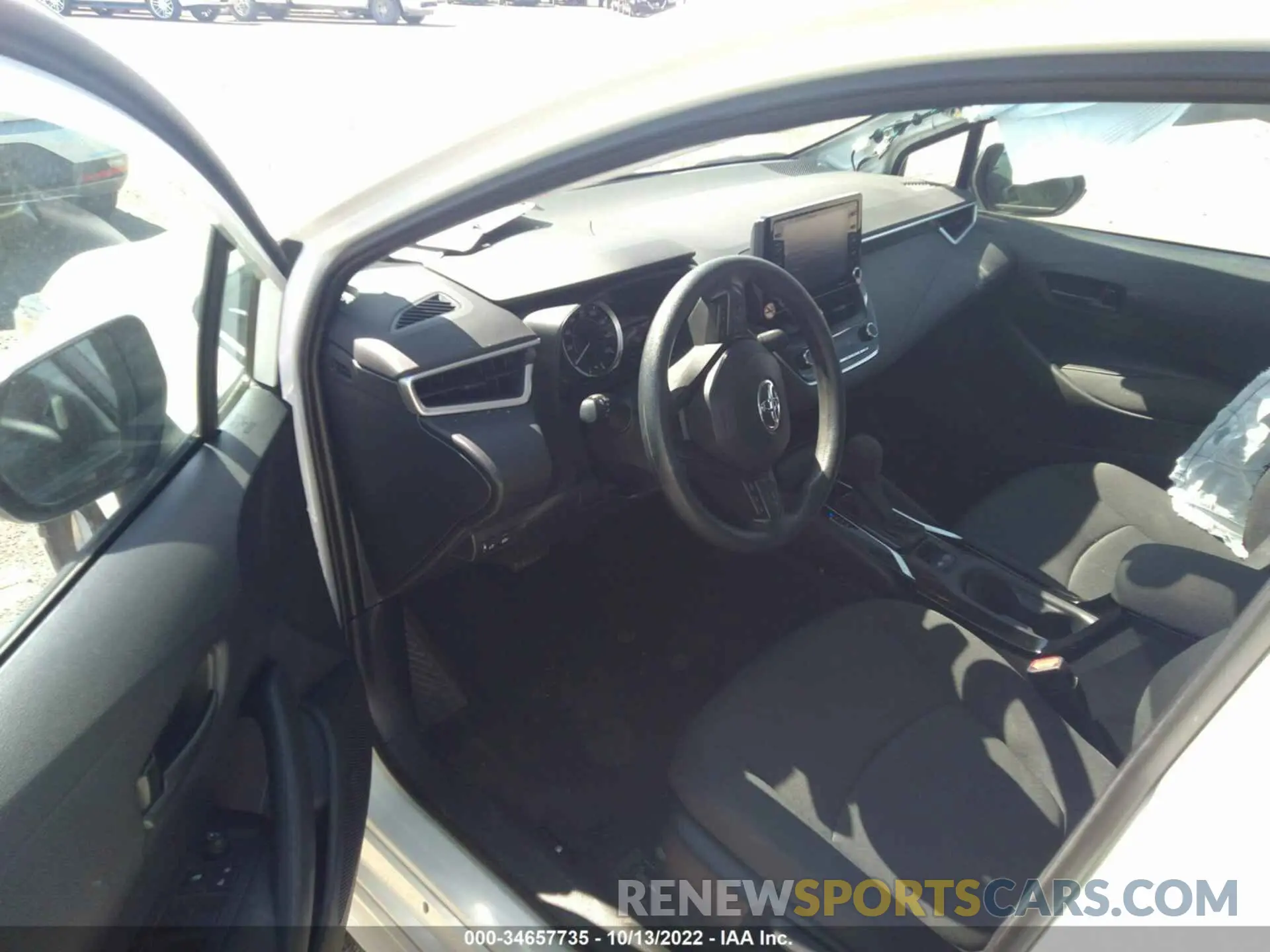 5 Photograph of a damaged car 5YFEPMAE8NP327357 TOYOTA COROLLA 2022