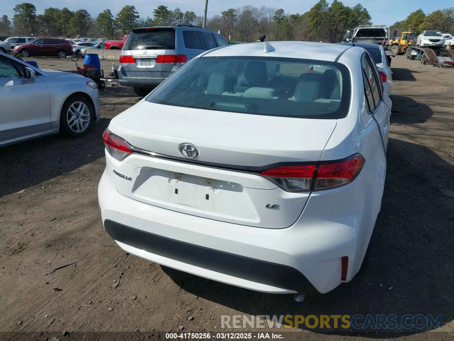 16 Photograph of a damaged car 5YFEPMAE8NP338150 TOYOTA COROLLA 2022