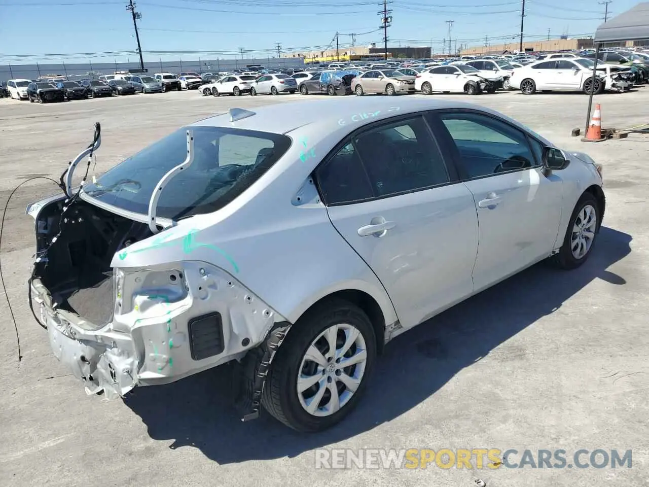 3 Photograph of a damaged car 5YFEPMAE8NP341808 TOYOTA COROLLA 2022