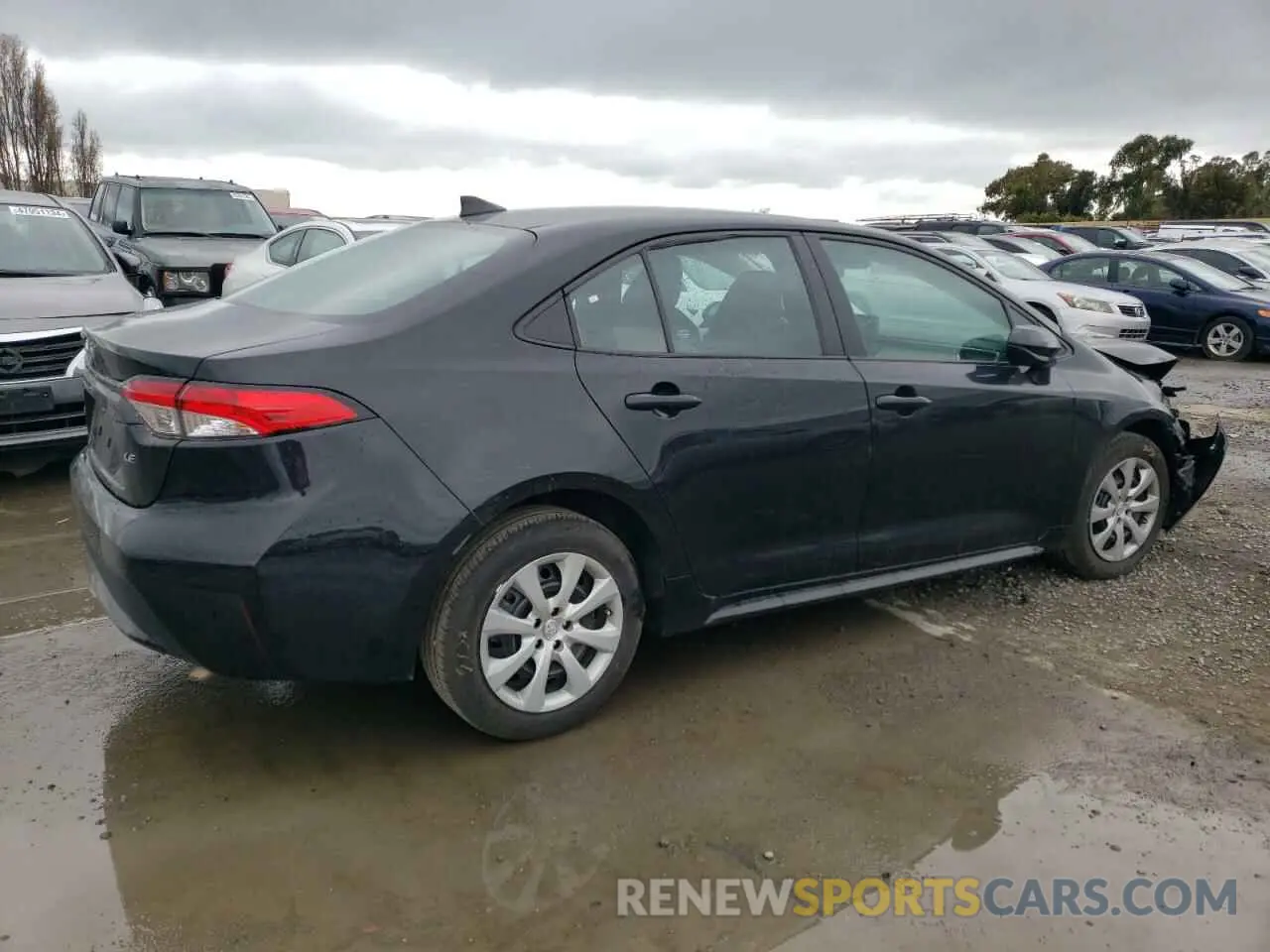 3 Photograph of a damaged car 5YFEPMAE8NP350041 TOYOTA COROLLA 2022