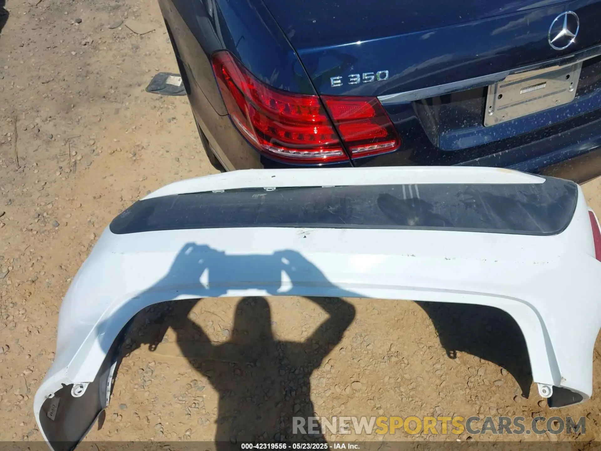 12 Photograph of a damaged car 5YFEPMAE8NP355840 TOYOTA COROLLA 2022