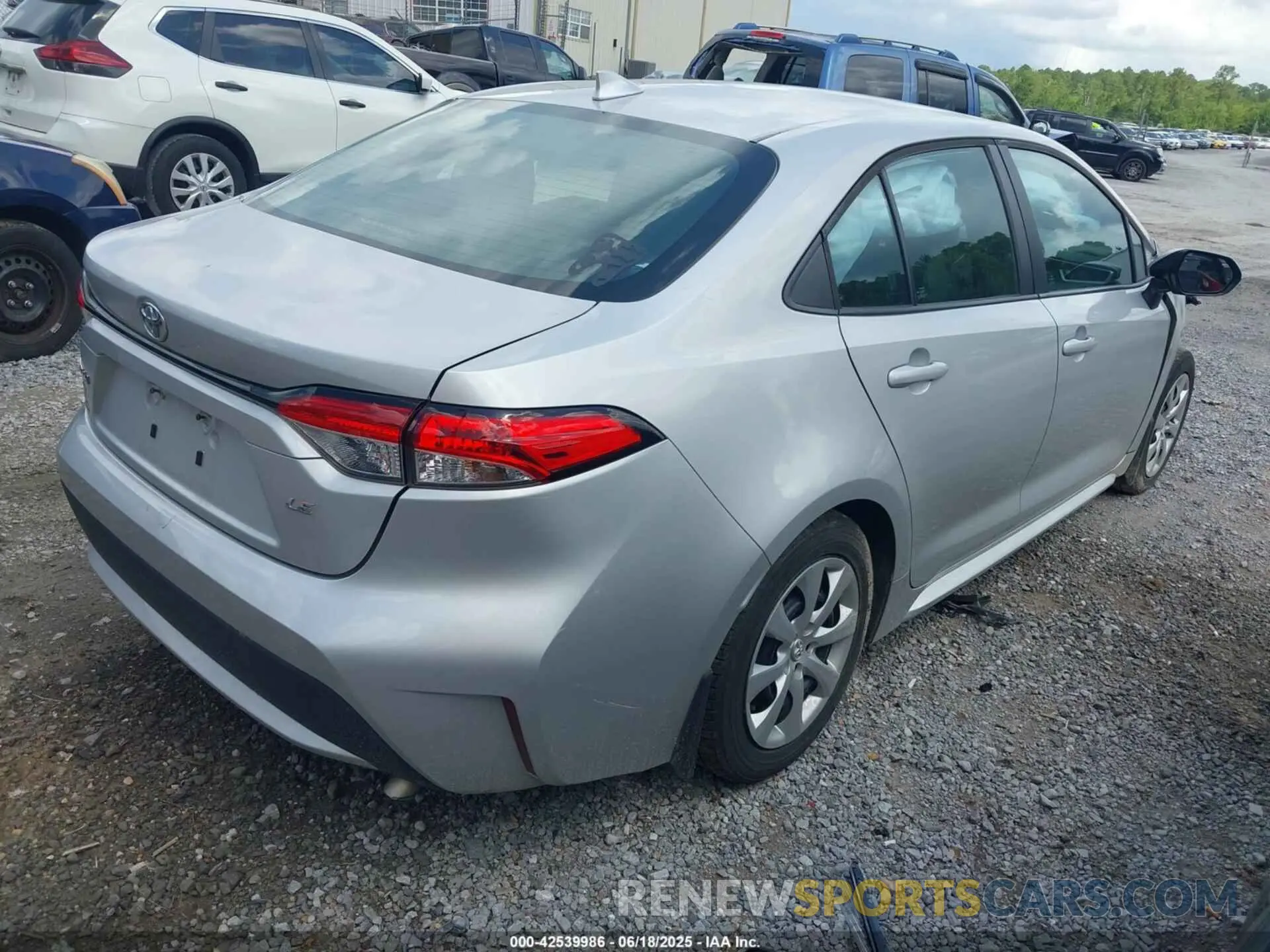 4 Photograph of a damaged car 5YFEPMAE8NP374324 TOYOTA COROLLA 2022
