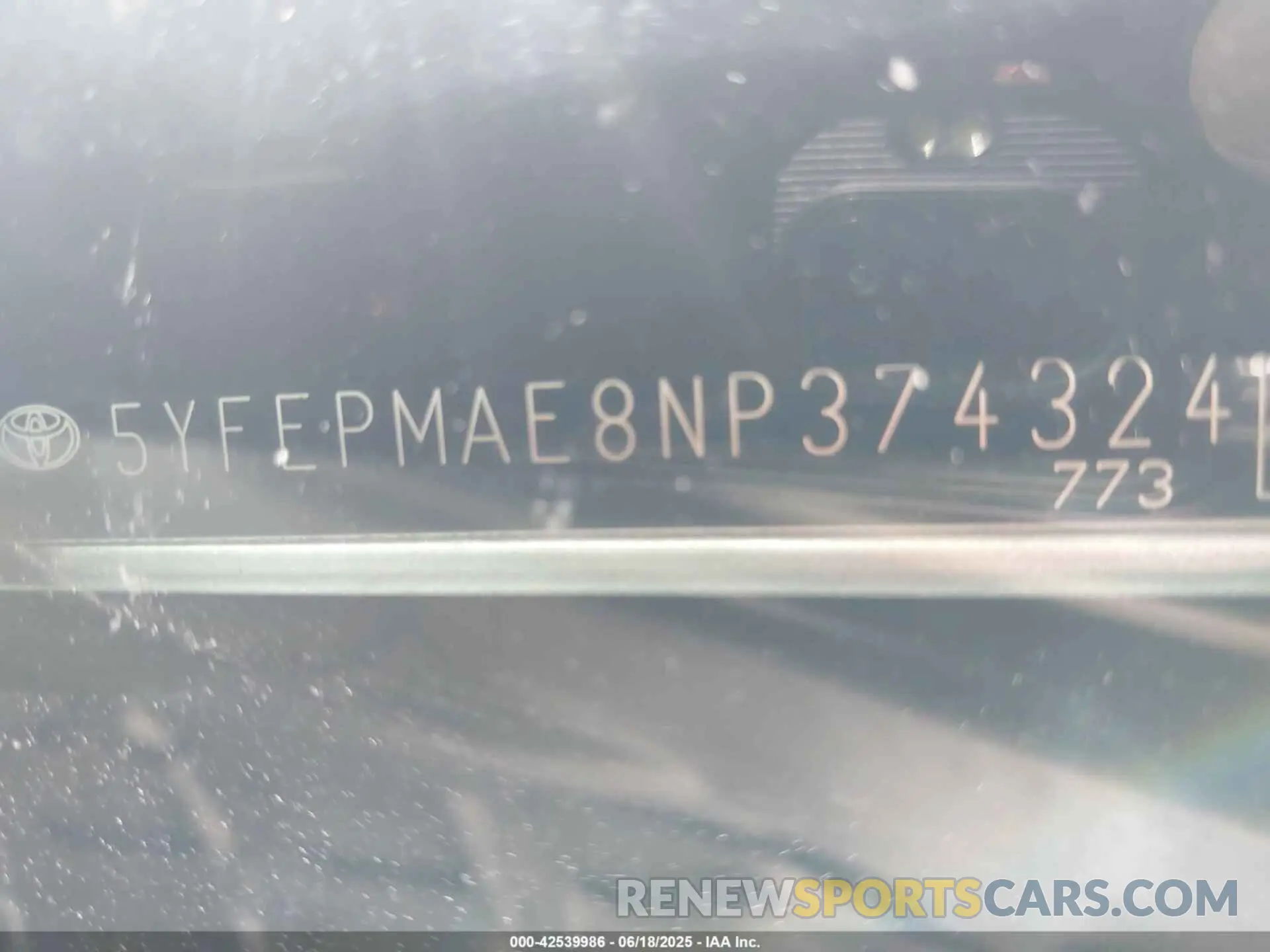 9 Photograph of a damaged car 5YFEPMAE8NP374324 TOYOTA COROLLA 2022