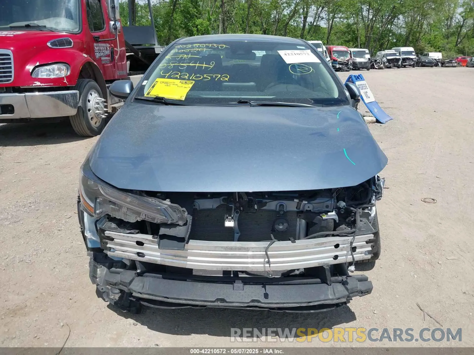 12 Photograph of a damaged car 5YFEPMAE8NP385419 TOYOTA COROLLA 2022