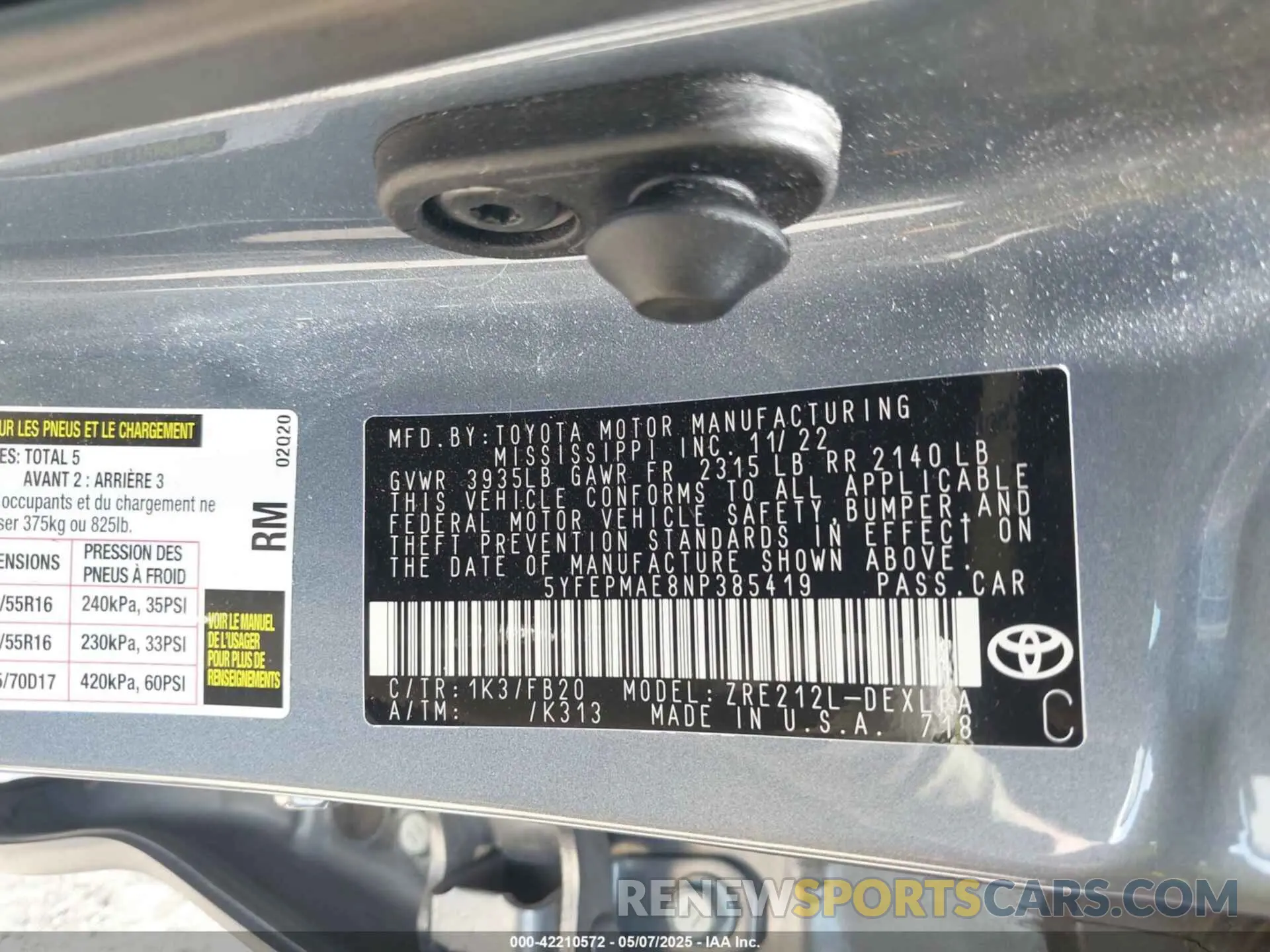9 Photograph of a damaged car 5YFEPMAE8NP385419 TOYOTA COROLLA 2022