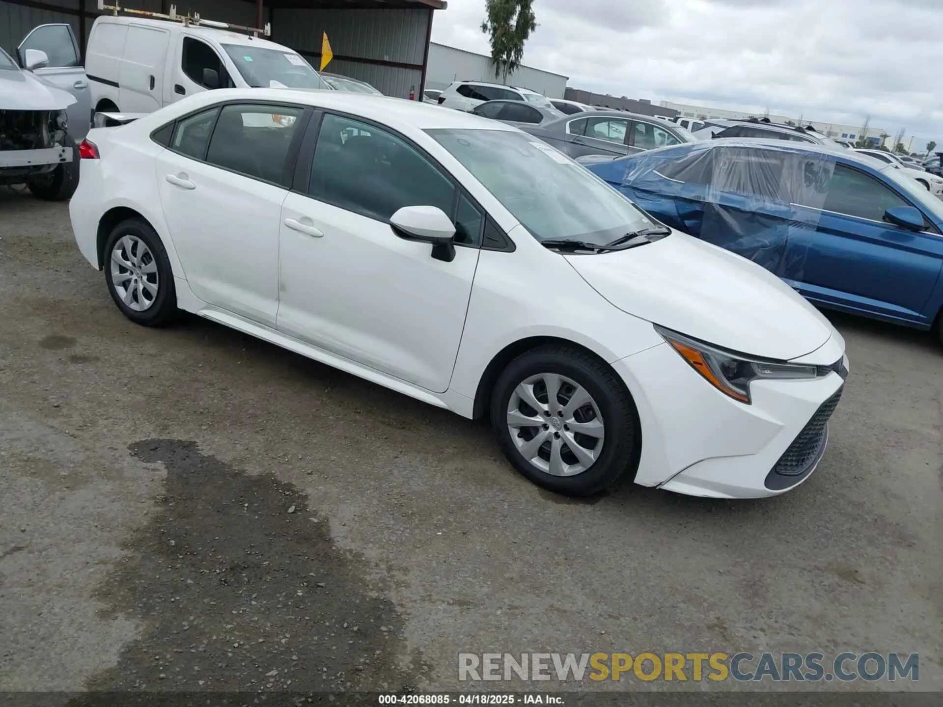 1 Фотография поврежденного автомобиля 5YFEPMAE9NP272871 TOYOTA COROLLA 2022