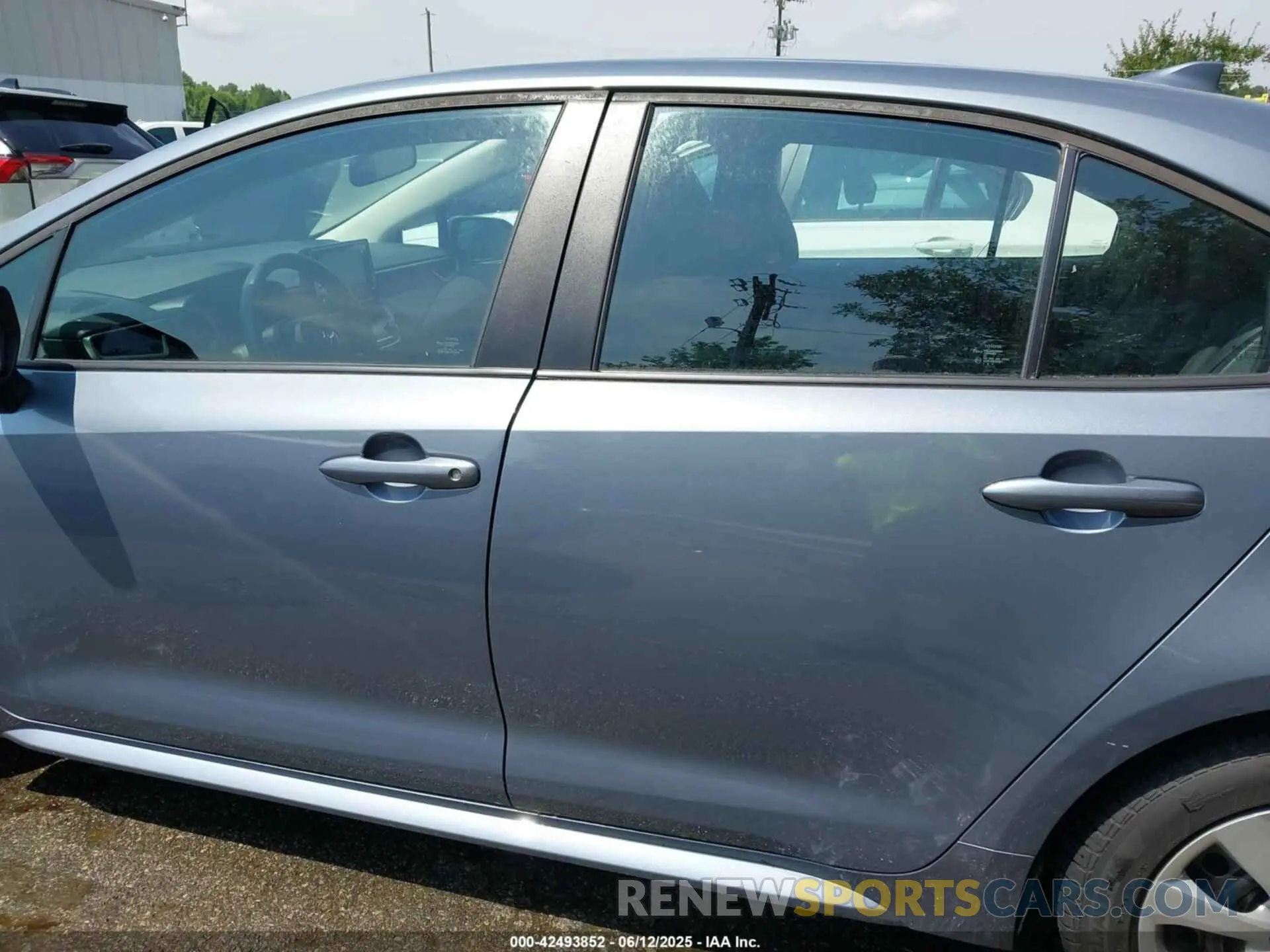 14 Photograph of a damaged car 5YFEPMAE9NP281005 TOYOTA COROLLA 2022