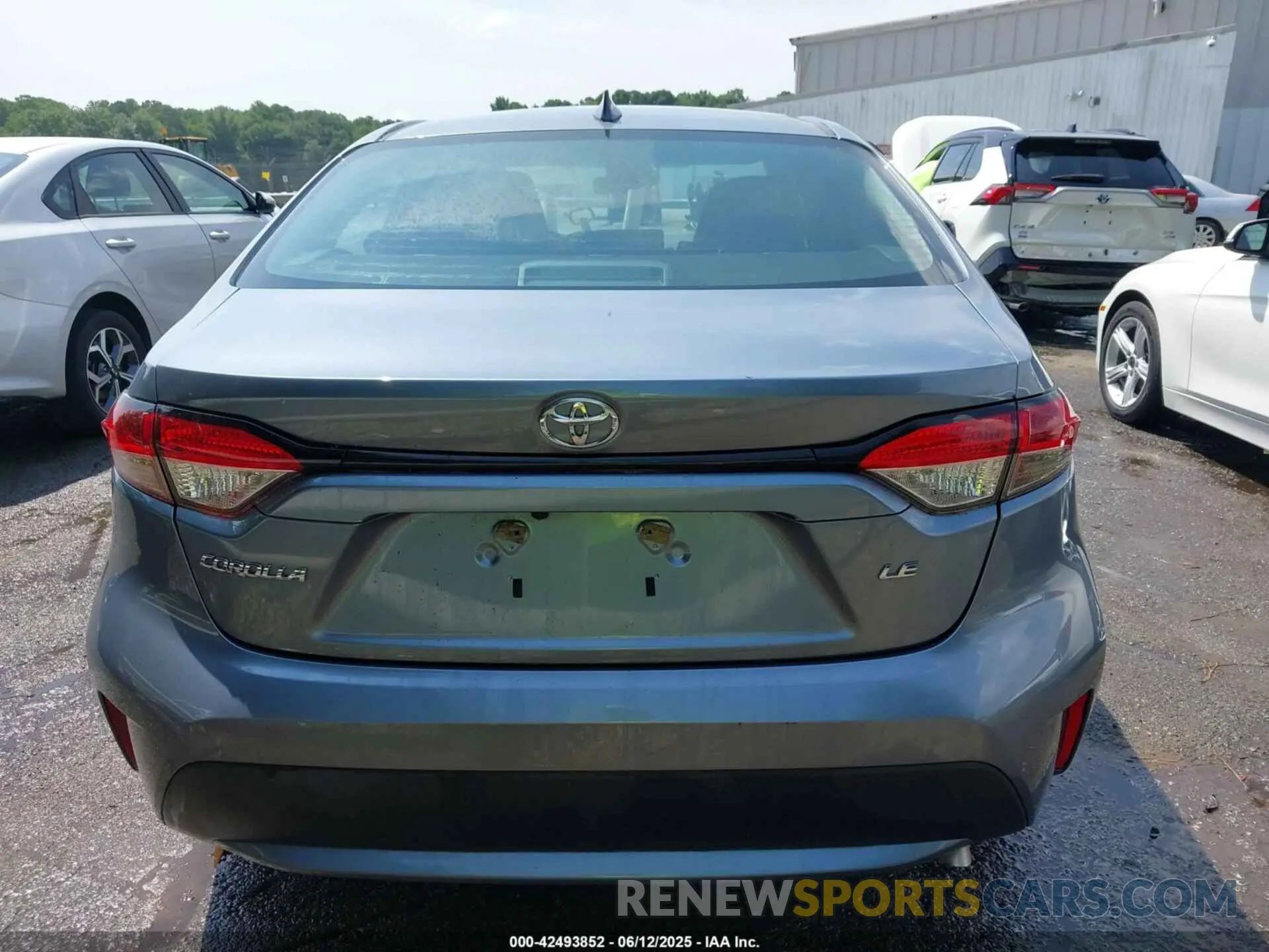 16 Photograph of a damaged car 5YFEPMAE9NP281005 TOYOTA COROLLA 2022