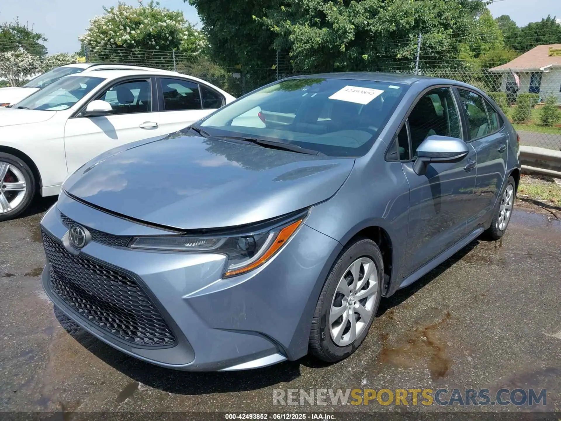 2 Photograph of a damaged car 5YFEPMAE9NP281005 TOYOTA COROLLA 2022